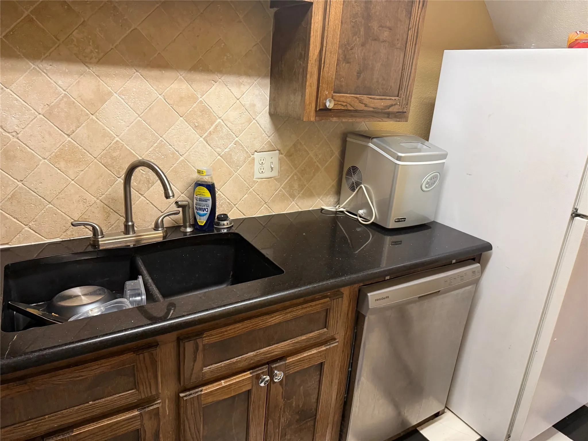 Condominium For Sale in Dallas County , 9825 Walnut Street M 207, Dallas, Texas 75243, 2 Bedroom, 1 Bathroom, Garage spaces, 931 Sqft, built in 1983, mls#21374923, Real Estate Agent in Dallas, Homes For Sale in Dallas county, Homes For Sale in Dallas, Realtor in Dallas Texas, Real Estate Brokerage Independent Realty Texas, Luminita Cordes Realtor