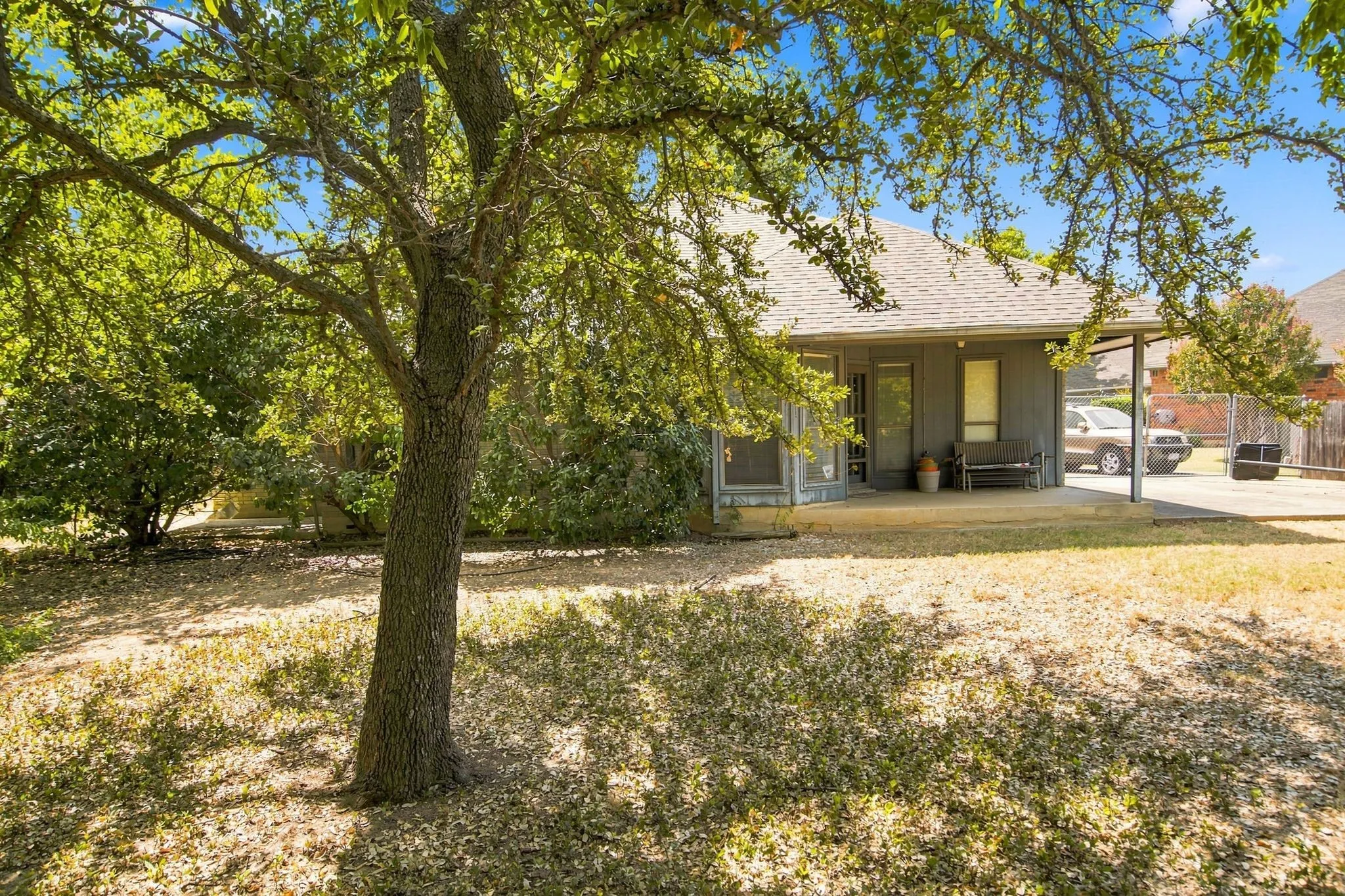 Single Family Residence For Sale in Denton County , 1100 Coker Drive, Flower Mound, Texas 75028, 3 Bedroom, 2 Bathroom, 2 Garage spaces, 1,674 Sqft, built in 1986, mls#21374273, Real Estate Agent in Flower Mound, Homes For Sale in Denton county, Homes For Sale in Flower Mound, Realtor in Flower Mound Texas, Real Estate Brokerage Independent Realty Texas, Luminita Cordes Realtor