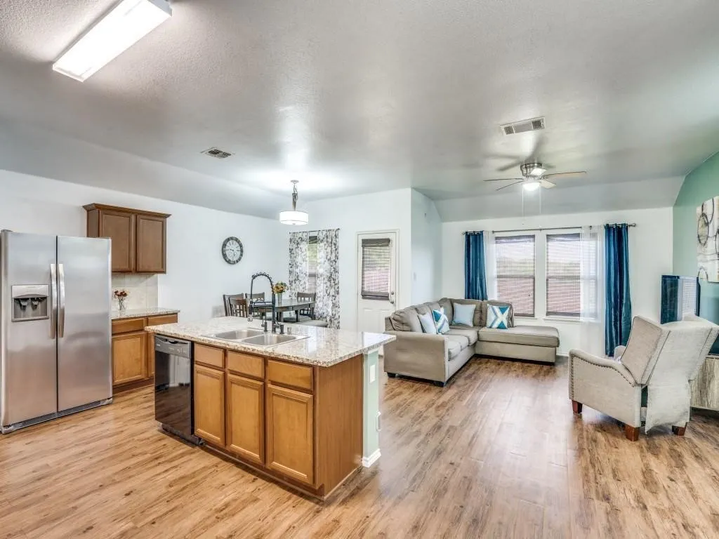Single Family Residence For Rent in Collin County , 1434 Meadow Creek Drive, Princeton, Texas 75407, 4 Bedroom, 2 Bathroom, 2 Garage spaces, 1,590 Sqft, built in 2016, mls#21376619, Real Estate Agent in Princeton, Homes For Rent in Collin county, Homes For Rent in Princeton, Realtor in Princeton Texas, Real Estate Brokerage Independent Realty Texas, Luminita Cordes Realtor