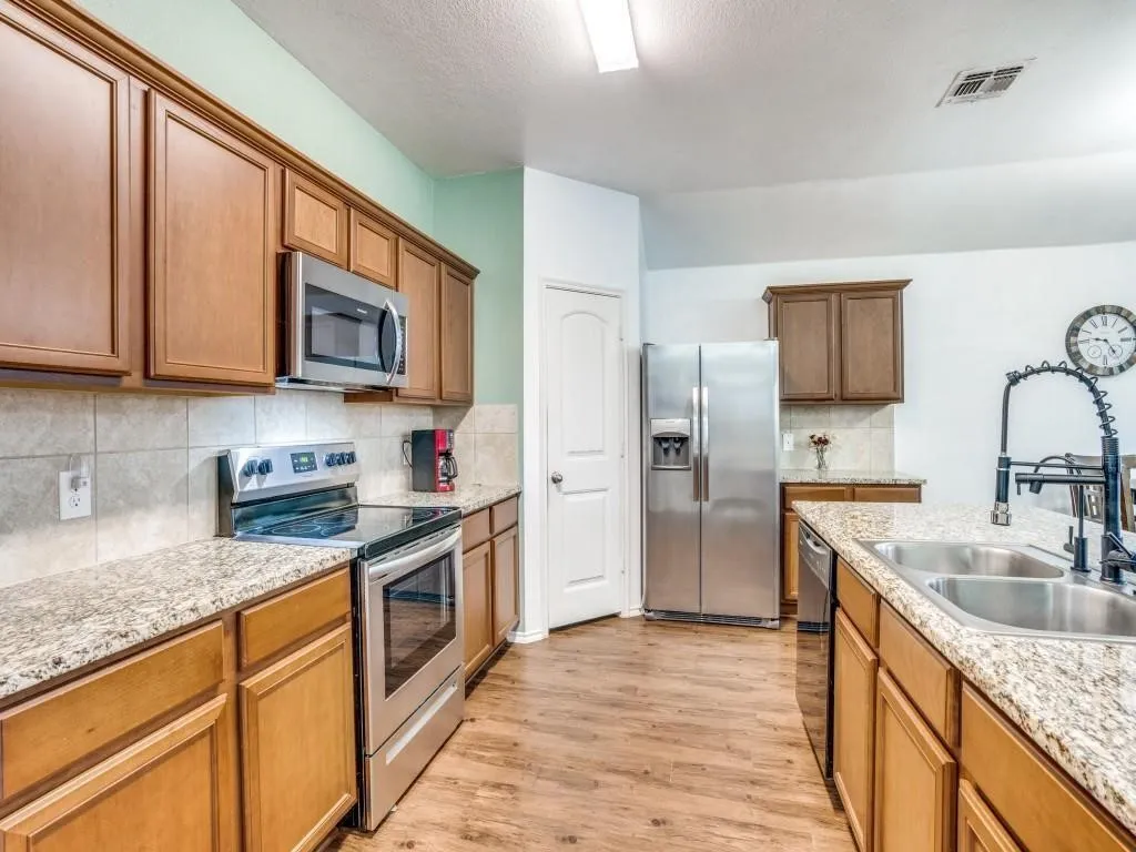 Single Family Residence For Rent in Collin County , 1434 Meadow Creek Drive, Princeton, Texas 75407, 4 Bedroom, 2 Bathroom, 2 Garage spaces, 1,590 Sqft, built in 2016, mls#21376619, Real Estate Agent in Princeton, Homes For Rent in Collin county, Homes For Rent in Princeton, Realtor in Princeton Texas, Real Estate Brokerage Independent Realty Texas, Luminita Cordes Realtor