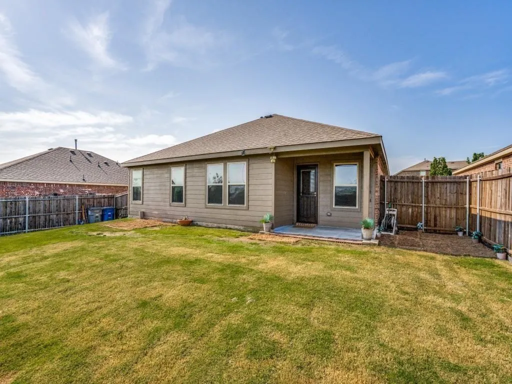Single Family Residence For Rent in Collin County , 1434 Meadow Creek Drive, Princeton, Texas 75407, 4 Bedroom, 2 Bathroom, 2 Garage spaces, 1,590 Sqft, built in 2016, mls#21376619, Real Estate Agent in Princeton, Homes For Rent in Collin county, Homes For Rent in Princeton, Realtor in Princeton Texas, Real Estate Brokerage Independent Realty Texas, Luminita Cordes Realtor