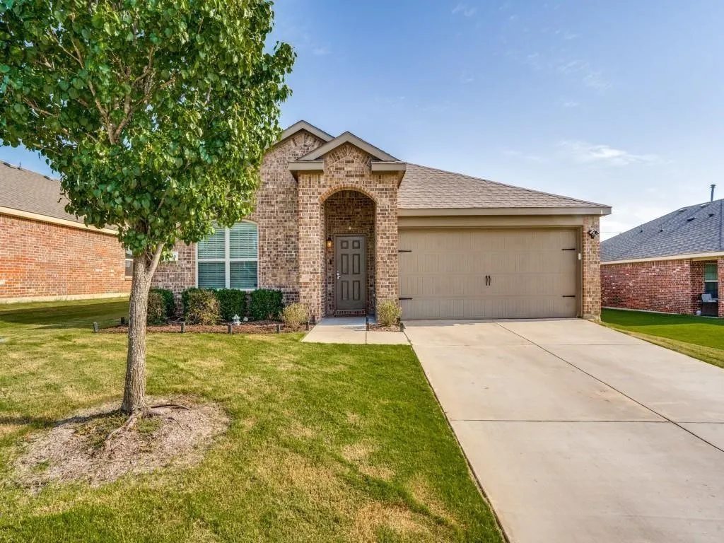 Single Family Residence For Rent in Collin County , 1434 Meadow Creek Drive, Princeton, Texas 75407, 4 Bedroom, 2 Bathroom, 2 Garage spaces, 1,590 Sqft, built in 2016, mls#21376619, Real Estate Agent in Princeton, Homes For Rent in Collin county, Homes For Rent in Princeton, Realtor in Princeton Texas, Real Estate Brokerage Independent Realty Texas, Luminita Cordes Realtor