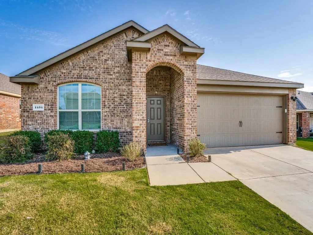 Single Family Residence For Rent in Collin County , 1434 Meadow Creek Drive, Princeton, Texas 75407, 4 Bedroom, 2 Bathroom, 2 Garage spaces, 1,590 Sqft, built in 2016, mls#21376619, Real Estate Agent in Princeton, Homes For Rent in Collin county, Homes For Rent in Princeton, Realtor in Princeton Texas, Real Estate Brokerage Independent Realty Texas, Luminita Cordes Realtor
