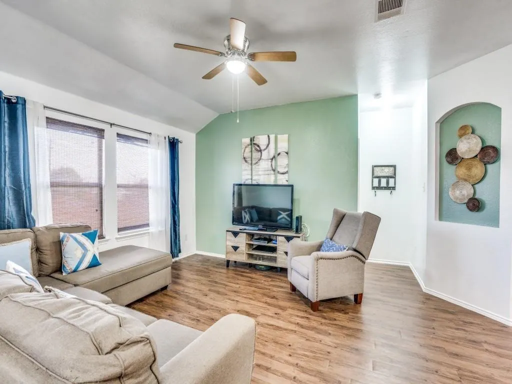 Single Family Residence For Rent in Collin County , 1434 Meadow Creek Drive, Princeton, Texas 75407, 4 Bedroom, 2 Bathroom, 2 Garage spaces, 1,590 Sqft, built in 2016, mls#21376619, Real Estate Agent in Princeton, Homes For Rent in Collin county, Homes For Rent in Princeton, Realtor in Princeton Texas, Real Estate Brokerage Independent Realty Texas, Luminita Cordes Realtor
