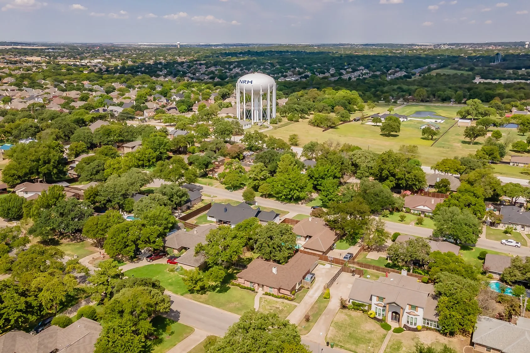 Single Family Residence For Sale in Tarrant County , 7317 Tipperary Court, North Richland Hills, Texas 76182, 3 Bedroom, 3 Bathroom, 2 Garage spaces, 2,119 Sqft, built in 1981, mls#21373995, Real Estate Agent in North Richland Hills, Homes For Sale in Tarrant county, Homes For Sale in North Richland Hills, Realtor in North Richland Hills Texas, Real Estate Brokerage Independent Realty Texas, Luminita Cordes Realtor