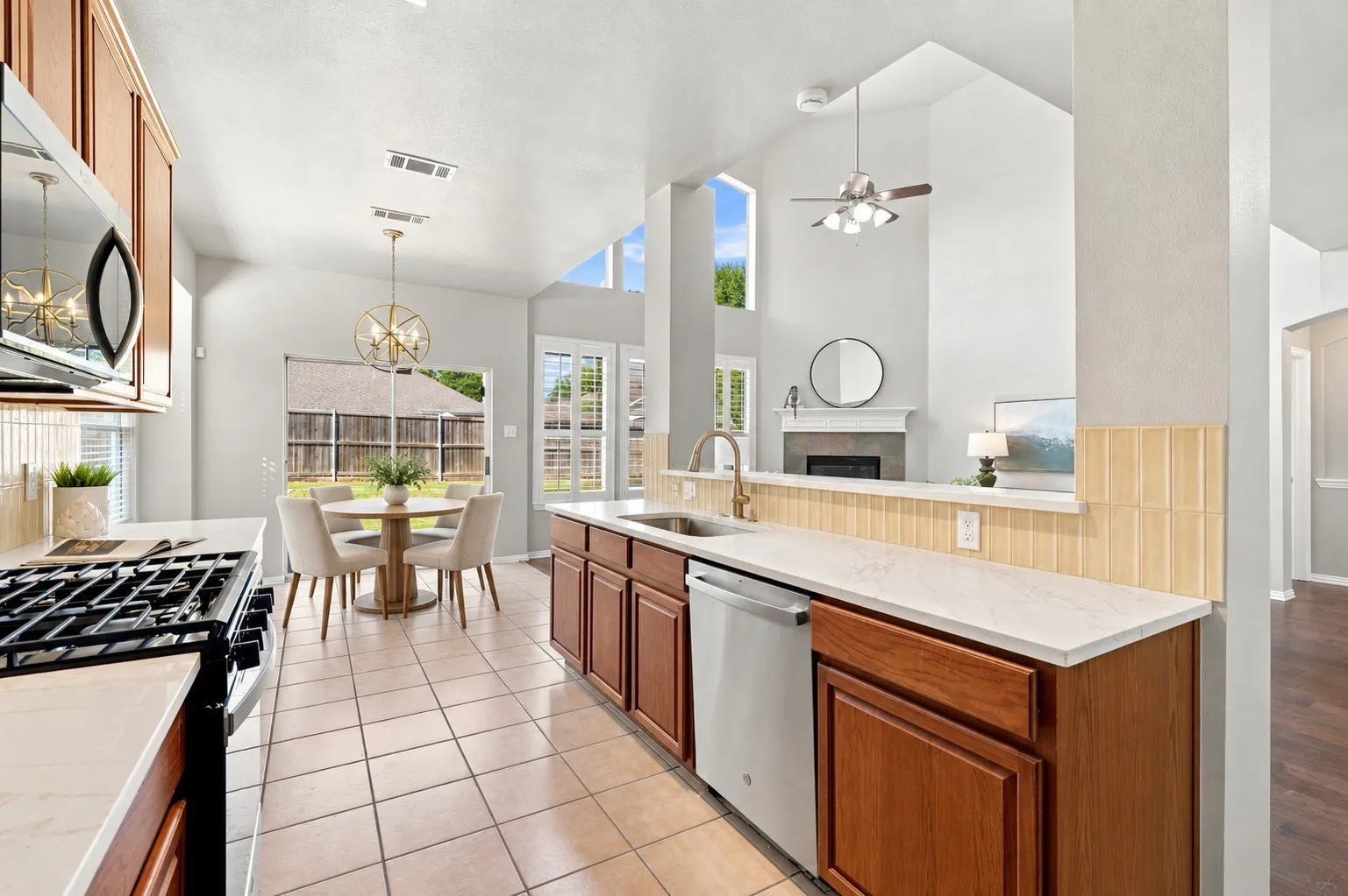 Single Family Residence For Sale in Collin County , 5416 Ridgepass Lane, Mc Kinney, Texas 75071, 4 Bedroom, 4 Bathroom, 3 Garage spaces, 3,003 Sqft, built in 2006, mls#21376578, Real Estate Agent in Mc Kinney, Homes For Sale in Collin county, Homes For Sale in Mc Kinney, Realtor in Mc Kinney Texas, Real Estate Brokerage Independent Realty Texas, Luminita Cordes Realtor