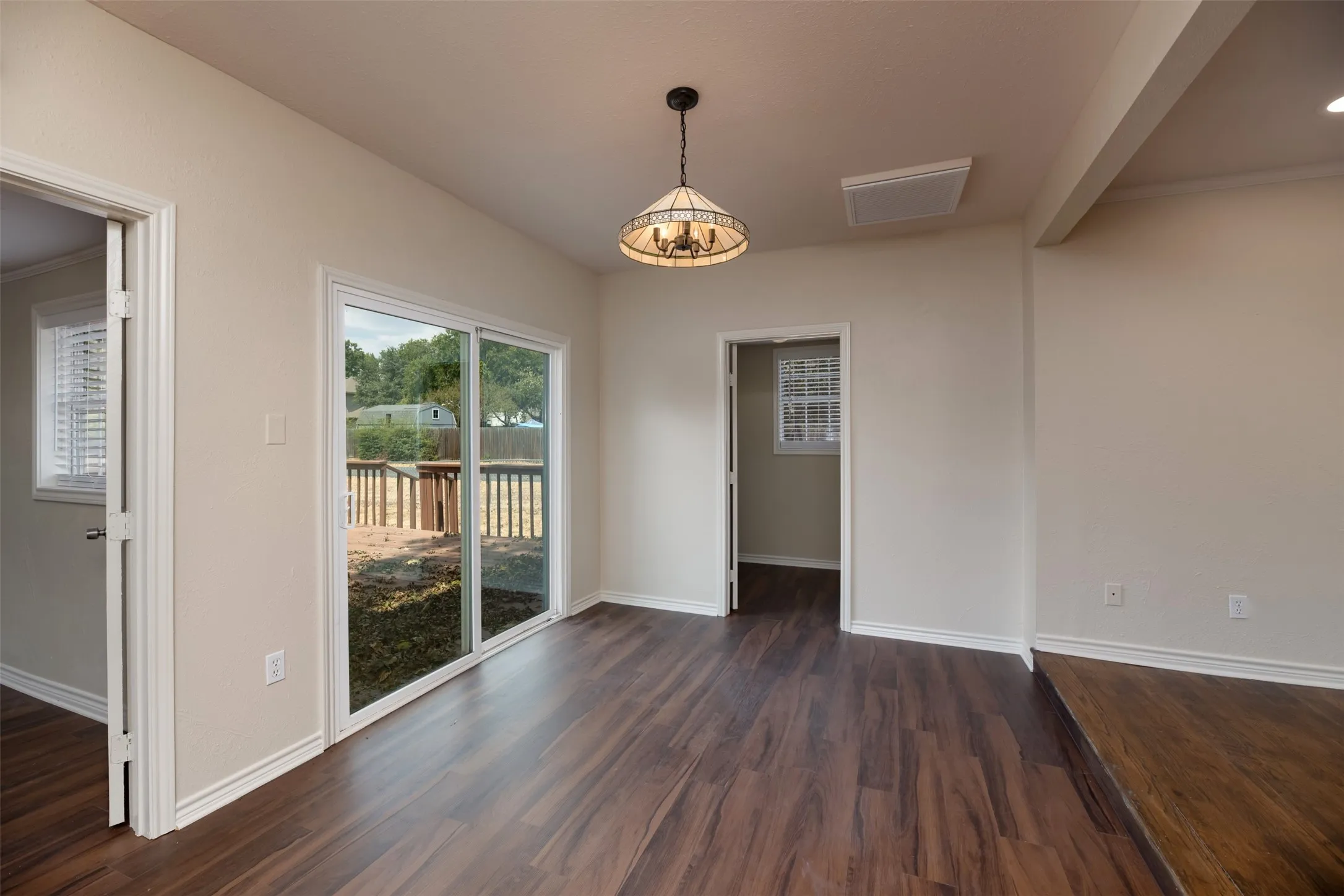 Single Family Residence For Rent in Dallas County , 8823 San Benito Way, Dallas, Texas 75218, 2 Bedroom, 2 Bathroom, Garage spaces, 1,200 Sqft, built in 1933, mls#21376638, Real Estate Agent in Dallas, Homes For Rent in Dallas county, Homes For Rent in Dallas, Realtor in Dallas Texas, Real Estate Brokerage Independent Realty Texas, Luminita Cordes Realtor