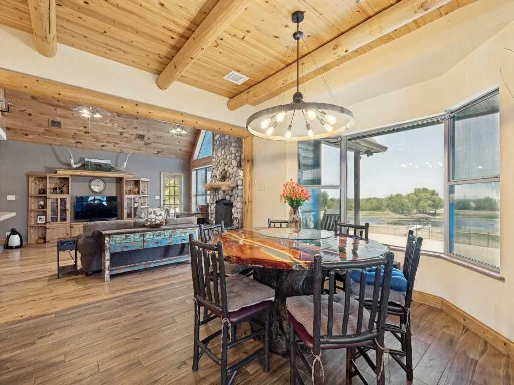 Farm For Sale in Ellis County , 1240 Union Hill Road, Ennis, Texas 75119, 4 Bedroom, 4 Bathroom, 2 Garage spaces, 3,000 Sqft, built in 2005, mls#21376156, Real Estate Agent in Ennis, Homes For Sale in Ellis county, Homes For Sale in Ennis, Realtor in Ennis Texas, Real Estate Brokerage Independent Realty Texas, Luminita Cordes Realtor