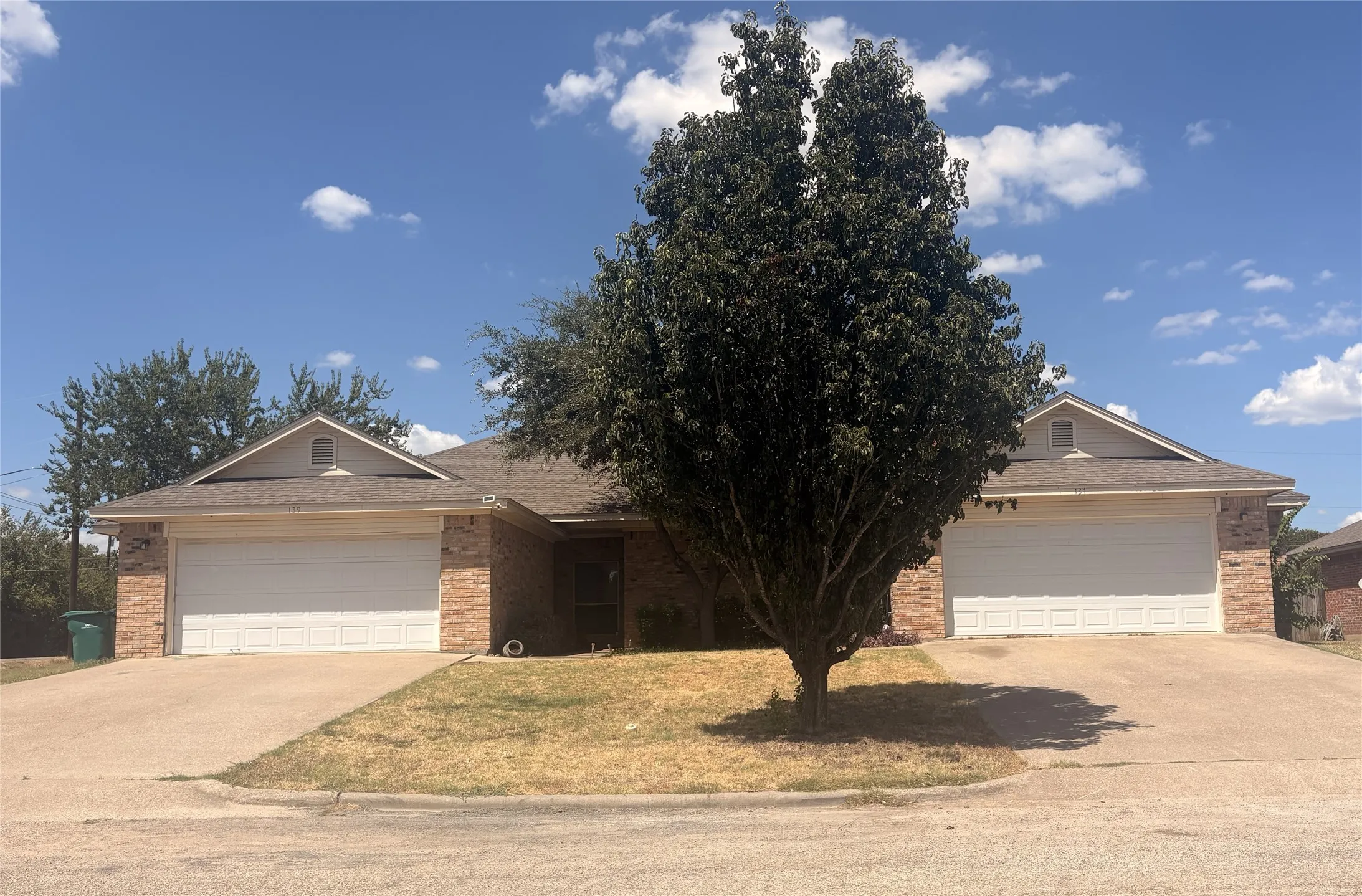 Duplex For Sale in Mc Lennan County , 137 Deana Drive 139, Waco, Texas 76706, 6 Bedroom, 4 Bathroom, 2 Garage spaces, 0 Sqft, built in 2006, mls#21376633, Real Estate Agent in Waco, Homes For Sale in Mc Lennan county, Homes For Sale in Waco, Realtor in Waco Texas, Real Estate Brokerage Independent Realty Texas, Luminita Cordes Realtor