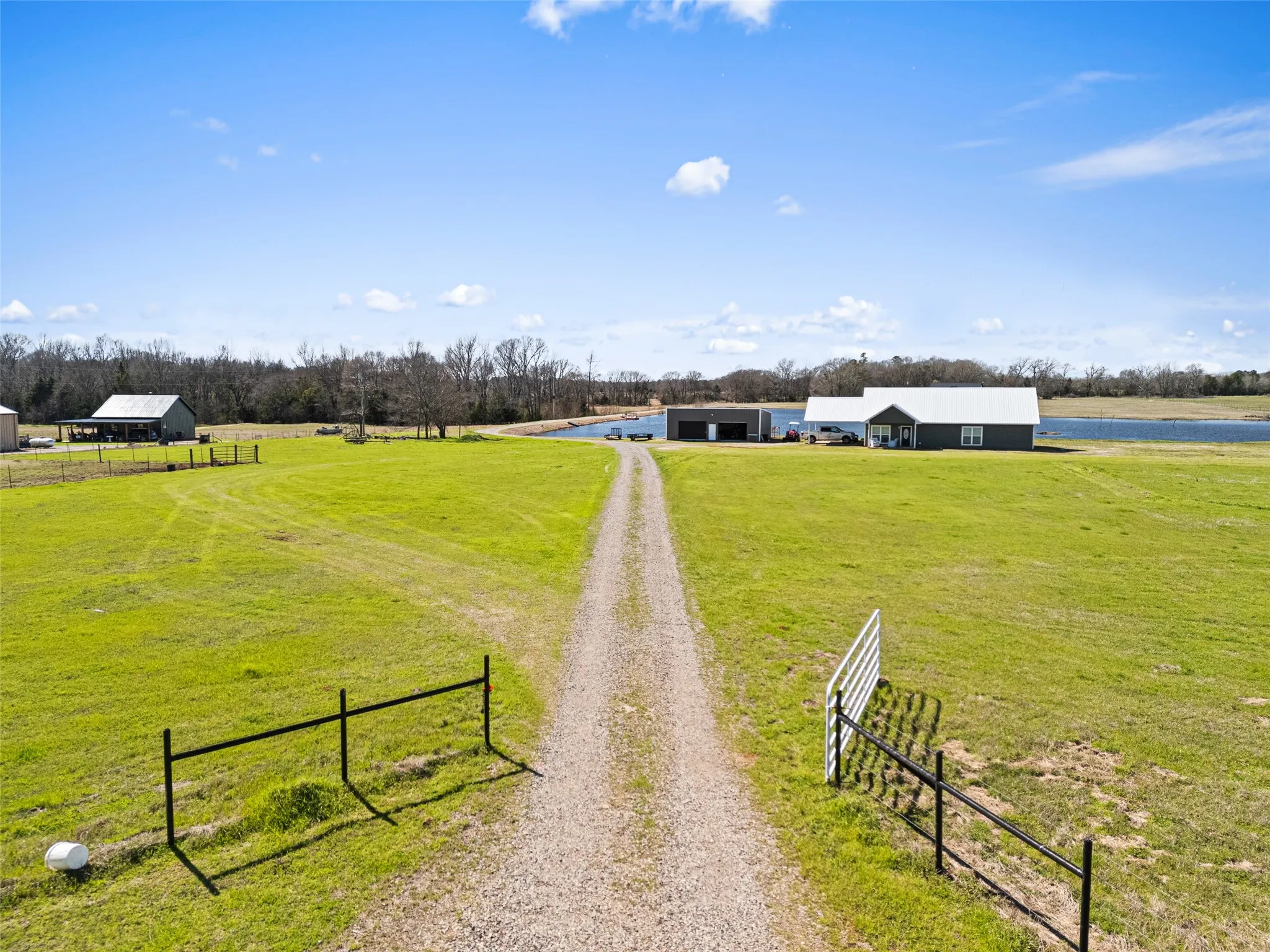 Farm For Sale in Camp County , 385 County Road 3104, Pittsburg, Texas 75686, 2 Bedroom, 2 Bathroom, Garage spaces, 1,650 Sqft, built in 2022, mls#21376644, Real Estate Agent in Pittsburg, Homes For Sale in Camp county, Homes For Sale in Pittsburg, Realtor in Pittsburg Texas, Real Estate Brokerage Independent Realty Texas, Luminita Cordes Realtor