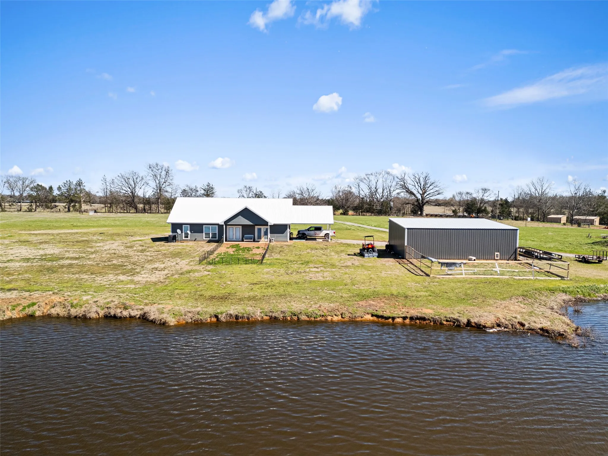 Farm For Sale in Camp County , 385 County Road 3104, Pittsburg, Texas 75686, 2 Bedroom, 2 Bathroom, Garage spaces, 1,650 Sqft, built in 2022, mls#21376644, Real Estate Agent in Pittsburg, Homes For Sale in Camp county, Homes For Sale in Pittsburg, Realtor in Pittsburg Texas, Real Estate Brokerage Independent Realty Texas, Luminita Cordes Realtor