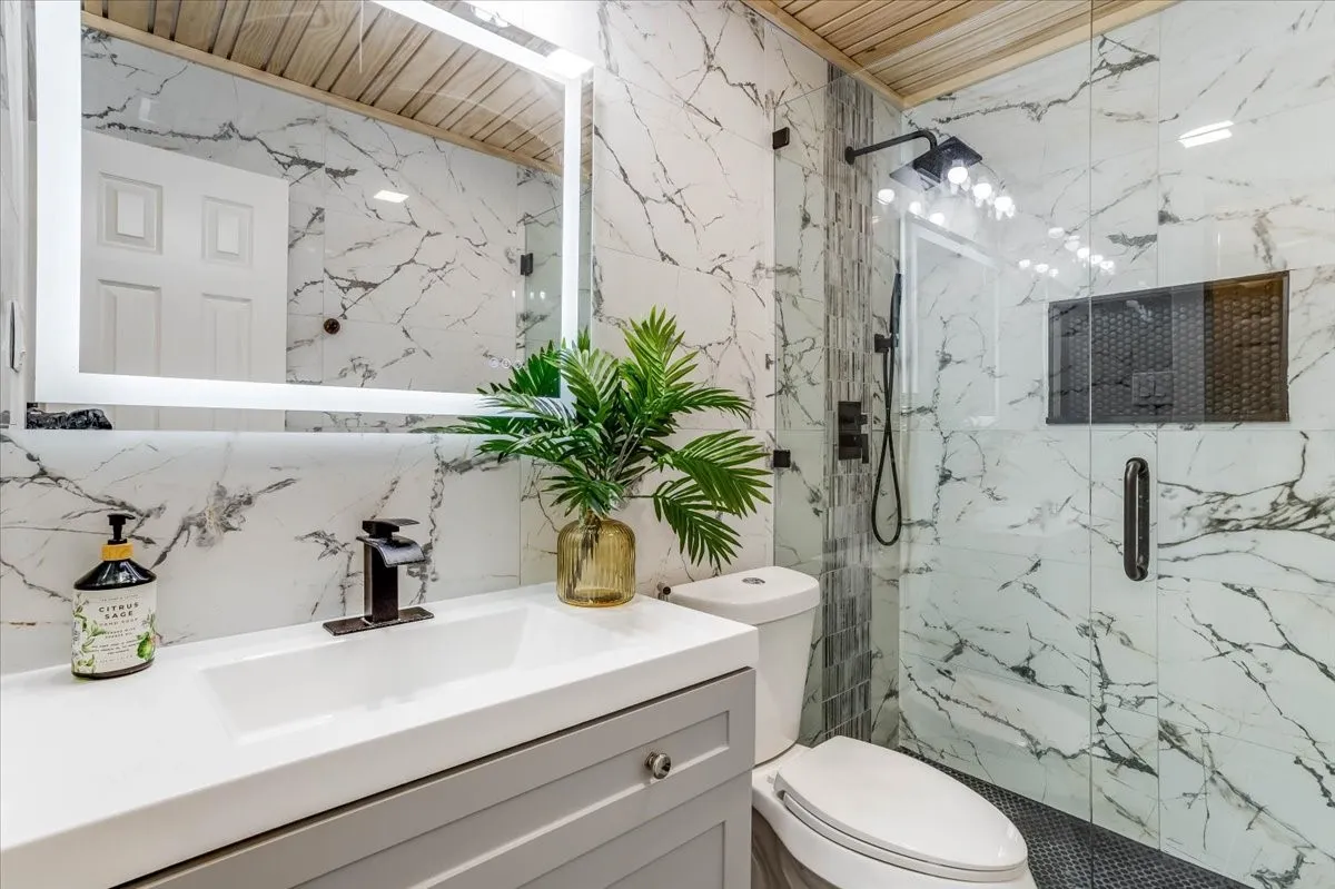 Single Family Residence For Sale in Dallas County , 2100 Antibes Drive, Carrollton, Texas 75006, 4 Bedroom, 3 Bathroom, 2 Garage spaces, 2,858 Sqft, built in 1986, mls#21375849, Real Estate Agent in Carrollton, Homes For Sale in Dallas county, Homes For Sale in Carrollton, Realtor in Carrollton Texas, Real Estate Brokerage Independent Realty Texas, Luminita Cordes Realtor