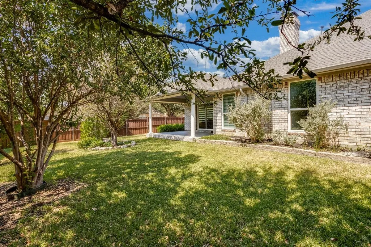 Single Family Residence For Sale in Dallas County , 2100 Antibes Drive, Carrollton, Texas 75006, 4 Bedroom, 3 Bathroom, 2 Garage spaces, 2,858 Sqft, built in 1986, mls#21375849, Real Estate Agent in Carrollton, Homes For Sale in Dallas county, Homes For Sale in Carrollton, Realtor in Carrollton Texas, Real Estate Brokerage Independent Realty Texas, Luminita Cordes Realtor