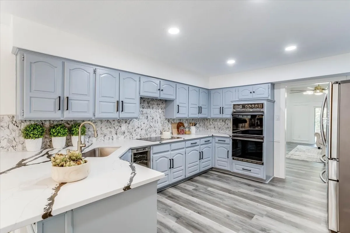 Single Family Residence For Sale in Dallas County , 2100 Antibes Drive, Carrollton, Texas 75006, 4 Bedroom, 3 Bathroom, 2 Garage spaces, 2,858 Sqft, built in 1986, mls#21375849, Real Estate Agent in Carrollton, Homes For Sale in Dallas county, Homes For Sale in Carrollton, Realtor in Carrollton Texas, Real Estate Brokerage Independent Realty Texas, Luminita Cordes Realtor