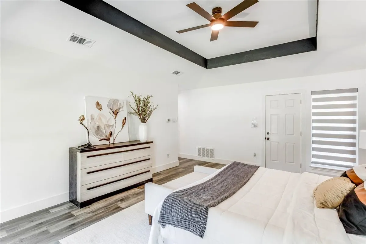 Single Family Residence For Sale in Dallas County , 2100 Antibes Drive, Carrollton, Texas 75006, 4 Bedroom, 3 Bathroom, 2 Garage spaces, 2,858 Sqft, built in 1986, mls#21375849, Real Estate Agent in Carrollton, Homes For Sale in Dallas county, Homes For Sale in Carrollton, Realtor in Carrollton Texas, Real Estate Brokerage Independent Realty Texas, Luminita Cordes Realtor