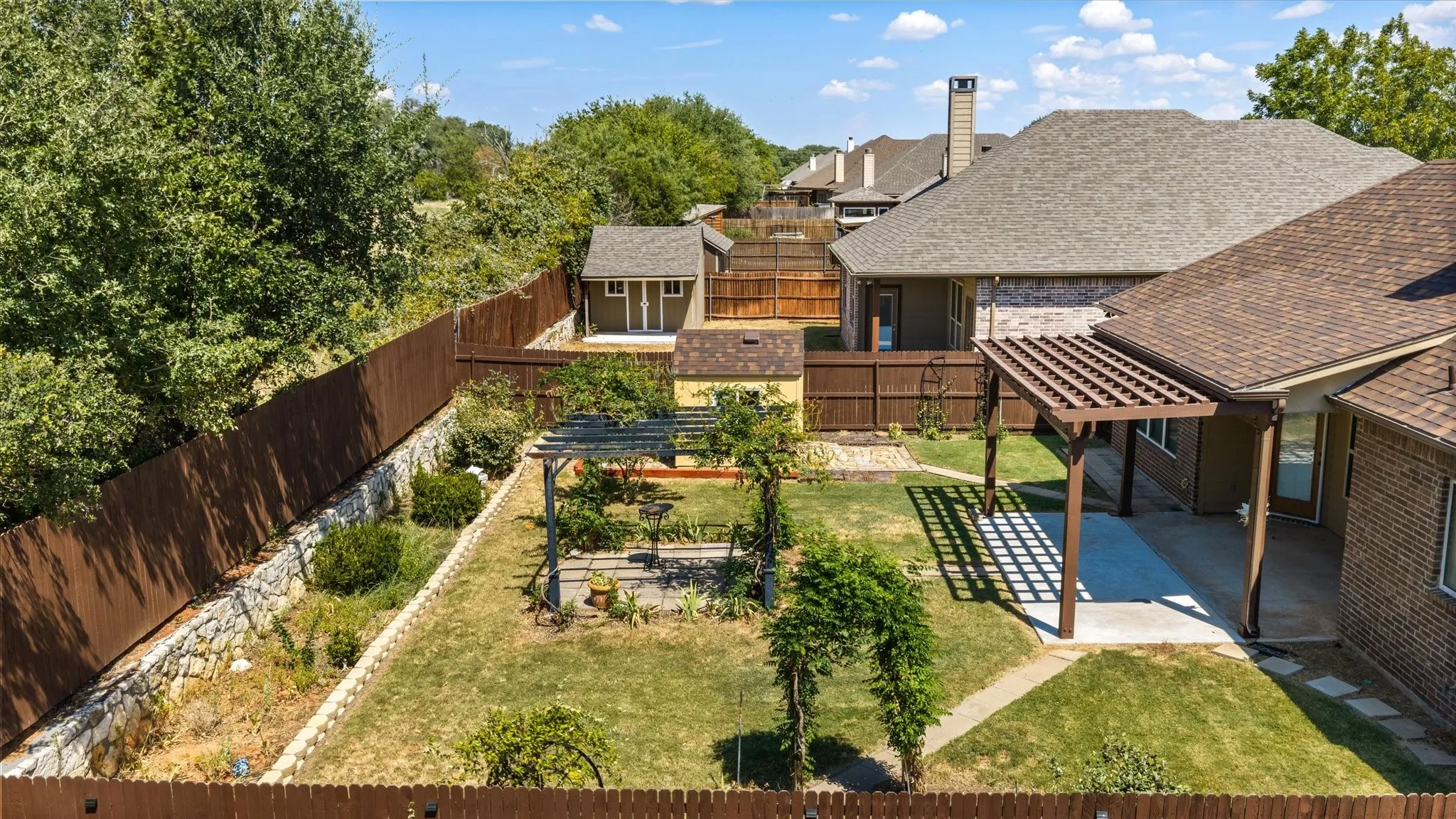 Single Family Residence For Sale in Hood County , 122 Donna Circle, Granbury, Texas 76049, 4 Bedroom, 2 Bathroom, 2 Garage spaces, 1,912 Sqft, built in 2013, mls#21374902, Real Estate Agent in Granbury, Homes For Sale in Hood county, Homes For Sale in Granbury, Realtor in Granbury Texas, Real Estate Brokerage Independent Realty Texas, Luminita Cordes Realtor