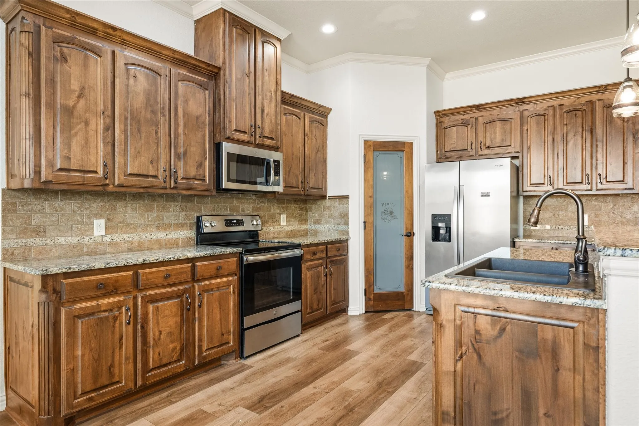 Single Family Residence For Sale in Hood County , 122 Donna Circle, Granbury, Texas 76049, 4 Bedroom, 2 Bathroom, 2 Garage spaces, 1,912 Sqft, built in 2013, mls#21374902, Real Estate Agent in Granbury, Homes For Sale in Hood county, Homes For Sale in Granbury, Realtor in Granbury Texas, Real Estate Brokerage Independent Realty Texas, Luminita Cordes Realtor