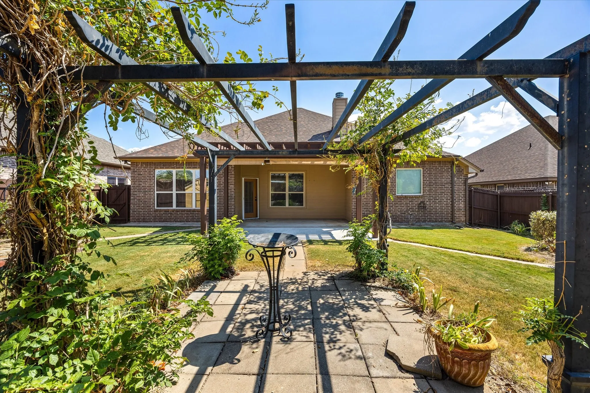 Single Family Residence For Sale in Hood County , 122 Donna Circle, Granbury, Texas 76049, 4 Bedroom, 2 Bathroom, 2 Garage spaces, 1,912 Sqft, built in 2013, mls#21374902, Real Estate Agent in Granbury, Homes For Sale in Hood county, Homes For Sale in Granbury, Realtor in Granbury Texas, Real Estate Brokerage Independent Realty Texas, Luminita Cordes Realtor