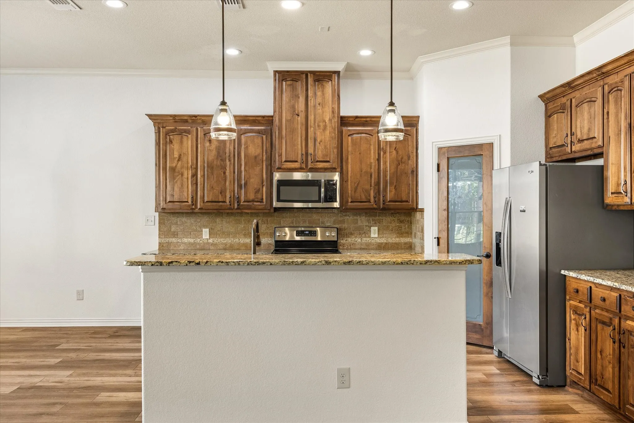 Single Family Residence For Sale in Hood County , 122 Donna Circle, Granbury, Texas 76049, 4 Bedroom, 2 Bathroom, 2 Garage spaces, 1,912 Sqft, built in 2013, mls#21374902, Real Estate Agent in Granbury, Homes For Sale in Hood county, Homes For Sale in Granbury, Realtor in Granbury Texas, Real Estate Brokerage Independent Realty Texas, Luminita Cordes Realtor