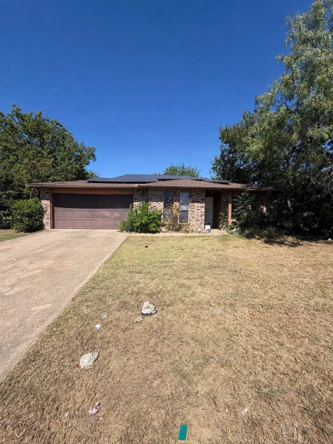 Single Family Residence For Sale in Dallas County , 3001 Meadow Circle, Grand Prairie, Texas 75052, 3 Bedroom, 2 Bathroom, 2 Garage spaces, 1,406 Sqft, built in 1980, mls#21376624, Real Estate Agent in Grand Prairie, Homes For Sale in Dallas county, Homes For Sale in Grand Prairie, Realtor in Grand Prairie Texas, Real Estate Brokerage Independent Realty Texas, Luminita Cordes Realtor