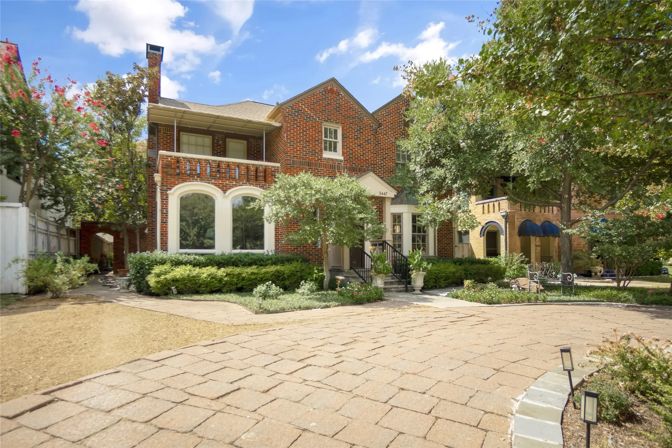 Apartment For Rent in Dallas County , 3445 Lovers Lane B, University Park, Texas 75225, 2 Bedroom, 2 Bathroom, 1 Garage spaces, 1,467 Sqft, built in 1936, mls#21374540, Real Estate Agent in University Park, Homes For Rent in Dallas county, Homes For Rent in University Park, Realtor in University Park Texas, Real Estate Brokerage Independent Realty Texas, Luminita Cordes Realtor
