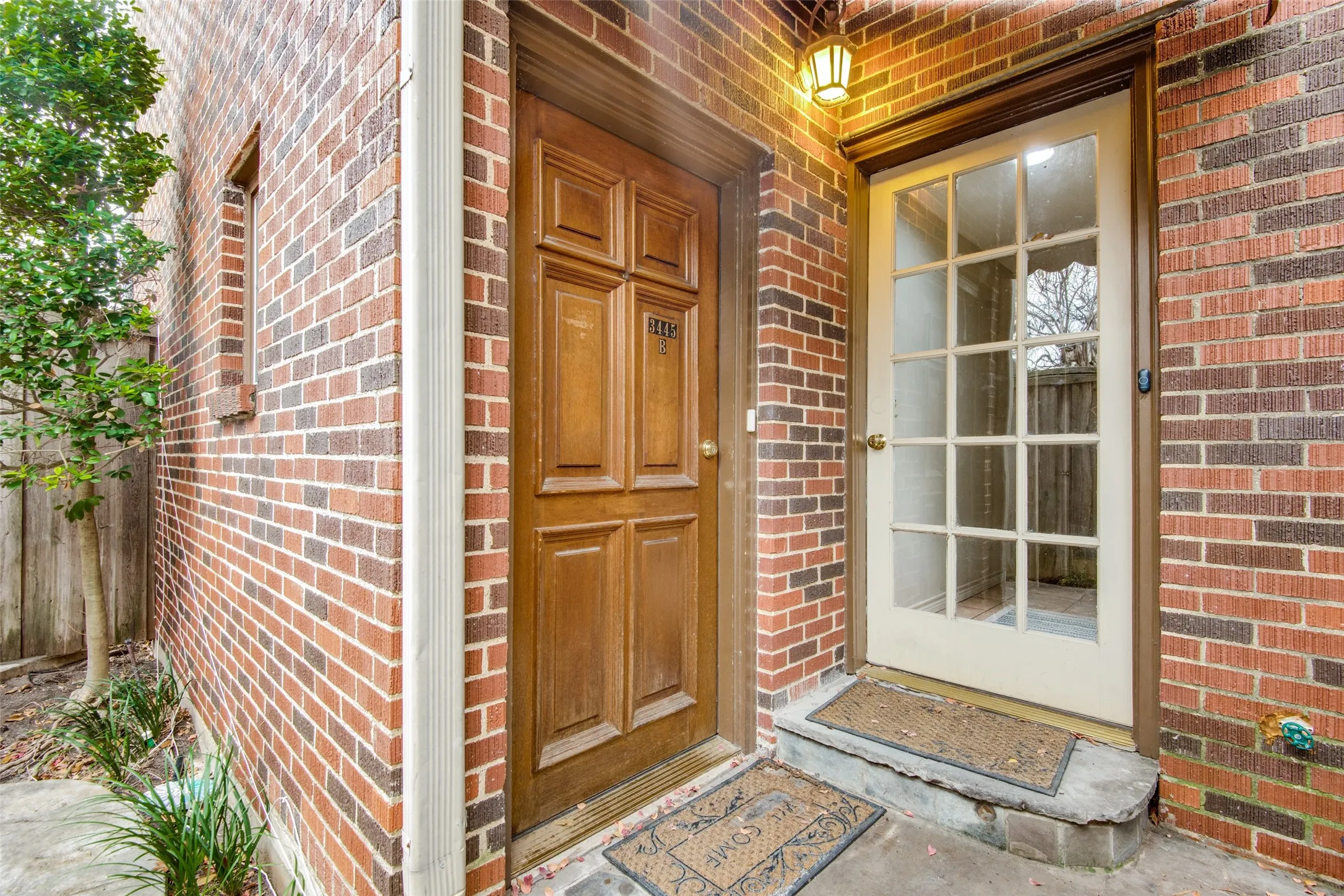 Apartment For Rent in Dallas County , 3445 Lovers Lane B, University Park, Texas 75225, 2 Bedroom, 2 Bathroom, 1 Garage spaces, 1,467 Sqft, built in 1936, mls#21374540, Real Estate Agent in University Park, Homes For Rent in Dallas county, Homes For Rent in University Park, Realtor in University Park Texas, Real Estate Brokerage Independent Realty Texas, Luminita Cordes Realtor