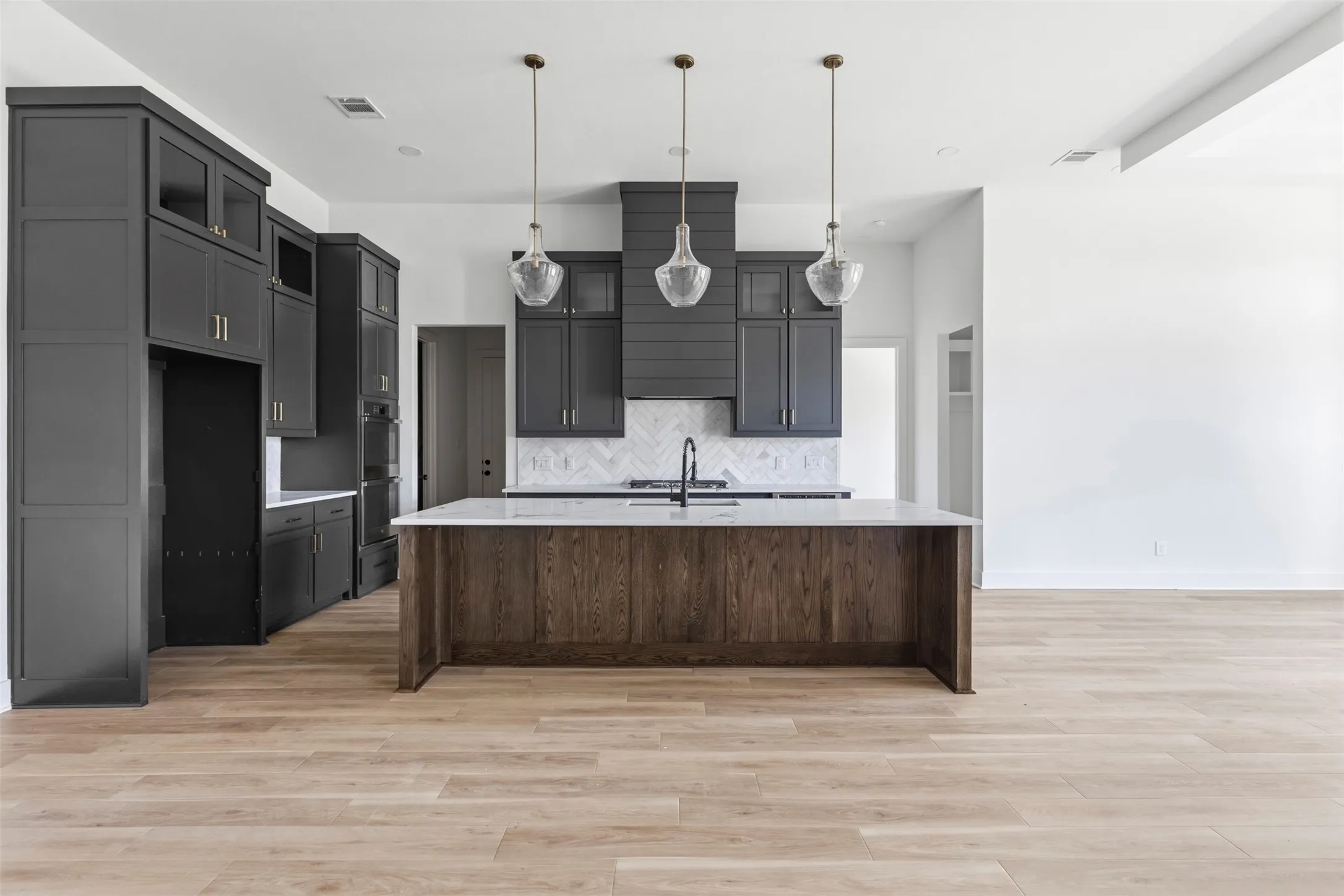 Single Family Residence For Sale in Ellis County , 3071 Stonebriar Drive, Waxahachie, Texas 75165, 4 Bedroom, 4 Bathroom, 3 Garage spaces, 3,376 Sqft, built in 2026, mls#21375579, Real Estate Agent in Waxahachie, Homes For Sale in Ellis county, Homes For Sale in Waxahachie, Realtor in Waxahachie Texas, Real Estate Brokerage Independent Realty Texas, Luminita Cordes Realtor