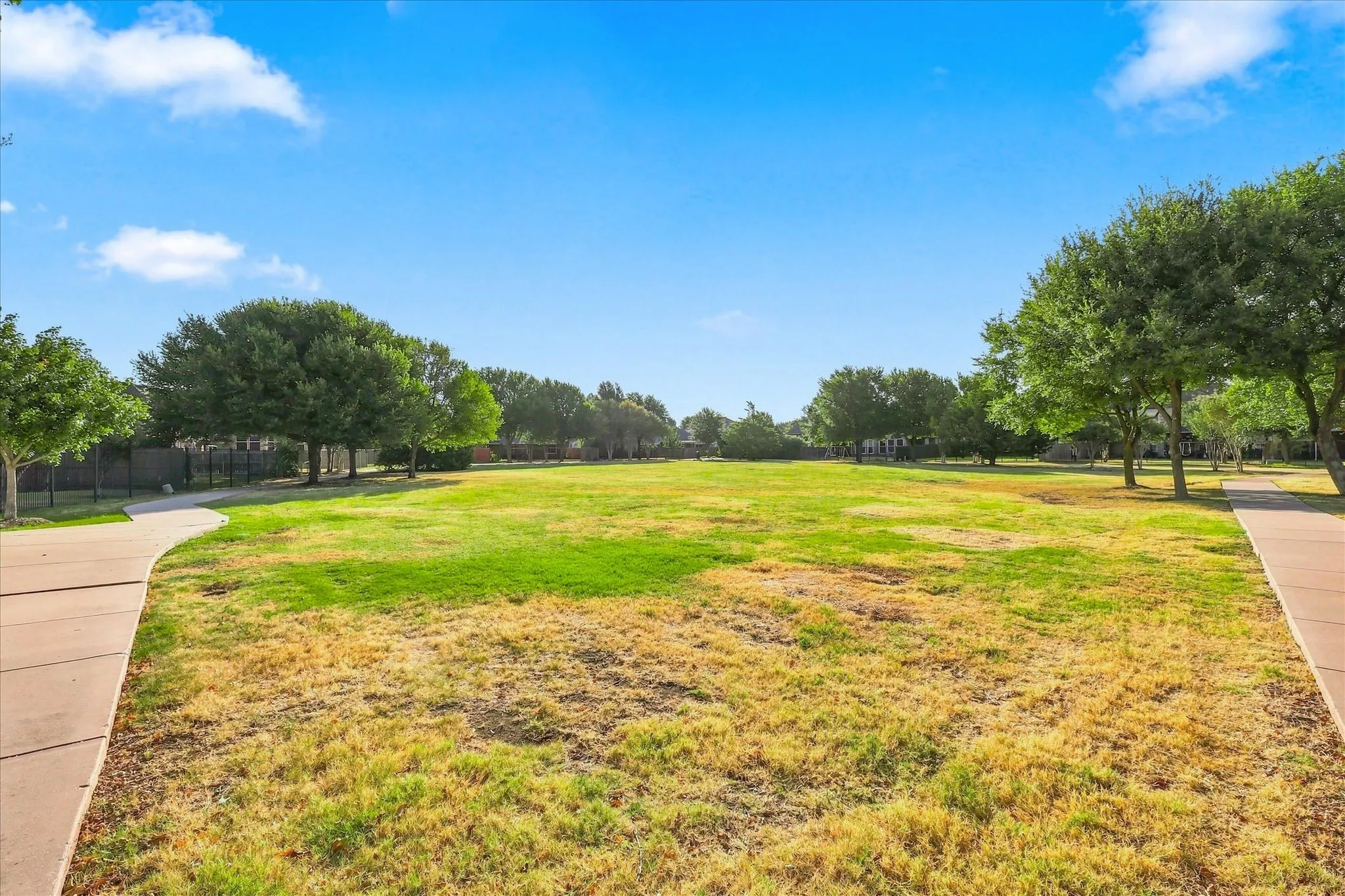 Single Family Residence For Sale in Tarrant County , 6840 Shalloway Drive, Grand Prairie, Texas 75054, 5 Bedroom, 5 Bathroom, 3 Garage spaces, 5,188 Sqft, built in 2006, mls#21373845, Real Estate Agent in Grand Prairie, Homes For Sale in Tarrant county, Homes For Sale in Grand Prairie, Realtor in Grand Prairie Texas, Real Estate Brokerage Independent Realty Texas, Luminita Cordes Realtor