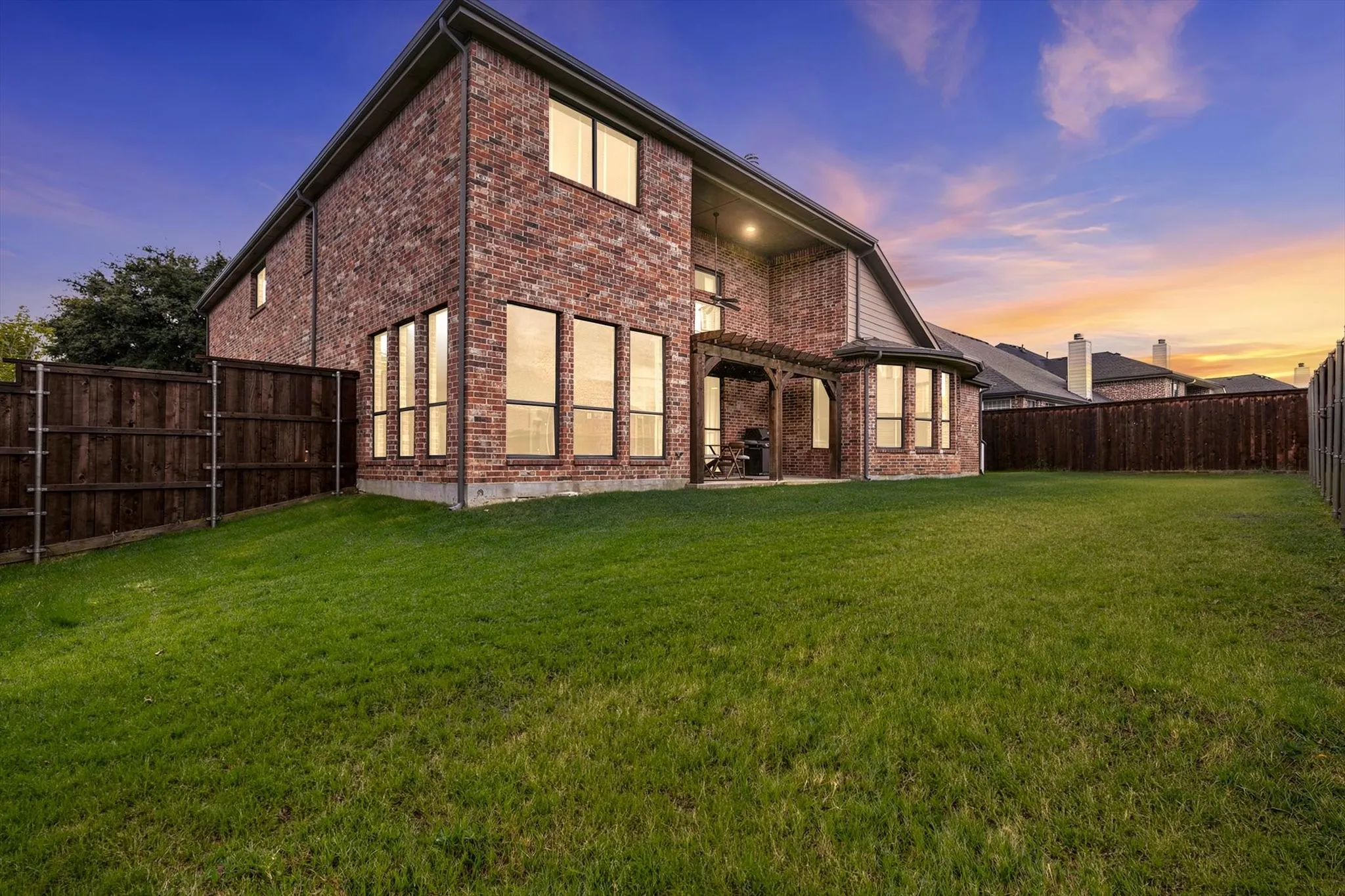 Single Family Residence For Sale in Tarrant County , 6840 Shalloway Drive, Grand Prairie, Texas 75054, 5 Bedroom, 5 Bathroom, 3 Garage spaces, 5,188 Sqft, built in 2006, mls#21373845, Real Estate Agent in Grand Prairie, Homes For Sale in Tarrant county, Homes For Sale in Grand Prairie, Realtor in Grand Prairie Texas, Real Estate Brokerage Independent Realty Texas, Luminita Cordes Realtor