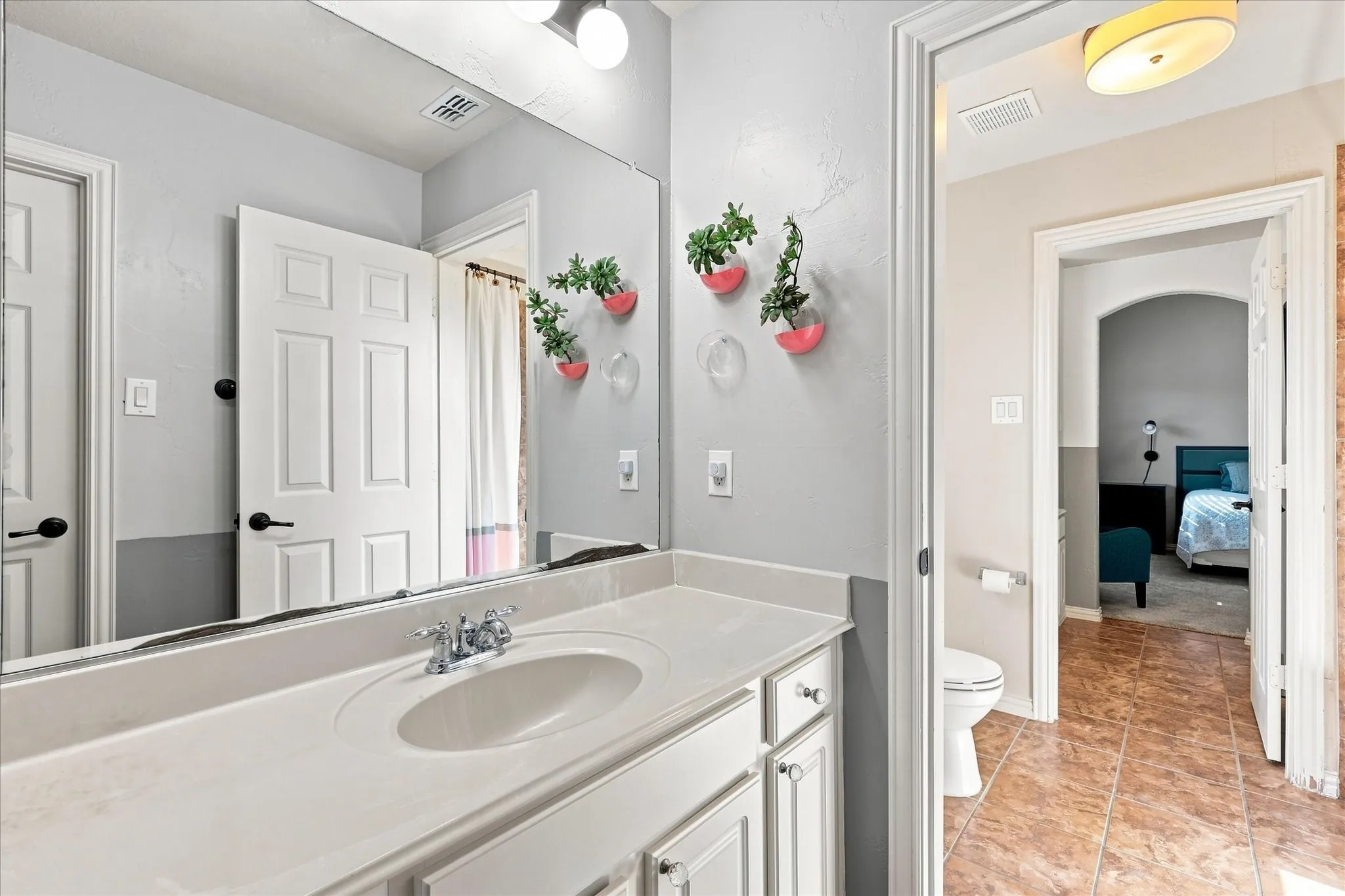 Single Family Residence For Sale in Tarrant County , 6840 Shalloway Drive, Grand Prairie, Texas 75054, 5 Bedroom, 5 Bathroom, 3 Garage spaces, 5,188 Sqft, built in 2006, mls#21373845, Real Estate Agent in Grand Prairie, Homes For Sale in Tarrant county, Homes For Sale in Grand Prairie, Realtor in Grand Prairie Texas, Real Estate Brokerage Independent Realty Texas, Luminita Cordes Realtor