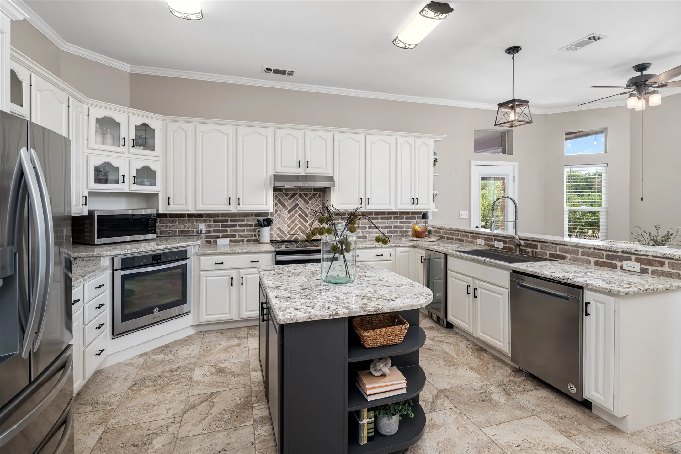 Single Family Residence For Sale in Collin County , 5813 Franklin Branch Road, Mc Kinney, Texas 75071, 3 Bedroom, 3 Bathroom, 2 Garage spaces, 2,996 Sqft, built in 1997, mls#21360879, Real Estate Agent in Mc Kinney, Homes For Sale in Collin county, Homes For Sale in Mc Kinney, Realtor in Mc Kinney Texas, Real Estate Brokerage Independent Realty Texas, Luminita Cordes Realtor