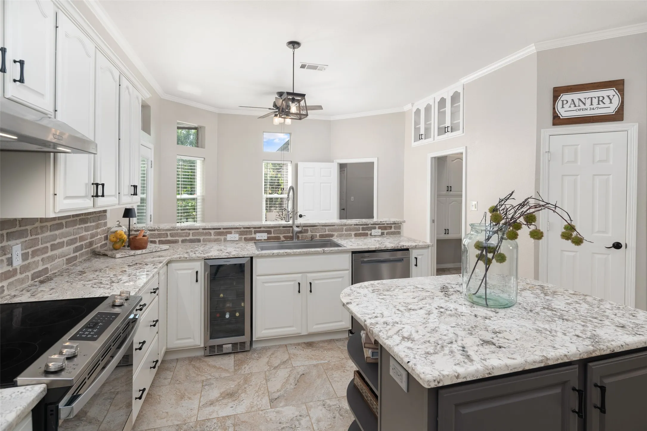 Single Family Residence For Sale in Collin County , 5813 Franklin Branch Road, Mc Kinney, Texas 75071, 3 Bedroom, 3 Bathroom, 2 Garage spaces, 2,996 Sqft, built in 1997, mls#21360879, Real Estate Agent in Mc Kinney, Homes For Sale in Collin county, Homes For Sale in Mc Kinney, Realtor in Mc Kinney Texas, Real Estate Brokerage Independent Realty Texas, Luminita Cordes Realtor
