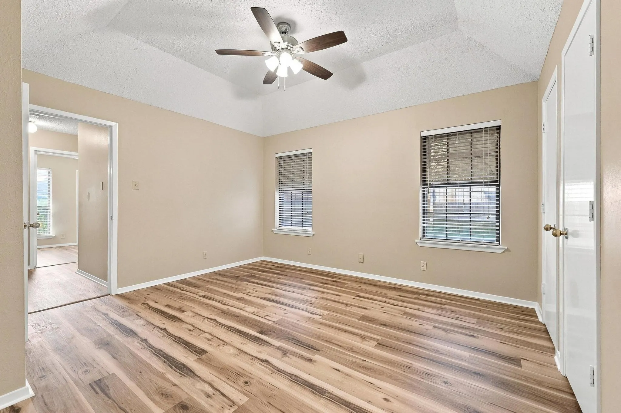 Single Family Residence For Sale in Grayson County , 1841 Glenway Drive, Sherman, Texas 75092, 3 Bedroom, 2 Bathroom, 2 Garage spaces, 1,756 Sqft, built in 1984, mls#21374520, Real Estate Agent in Sherman, Homes For Sale in Grayson county, Homes For Sale in Sherman, Realtor in Sherman Texas, Real Estate Brokerage Independent Realty Texas, Luminita Cordes Realtor