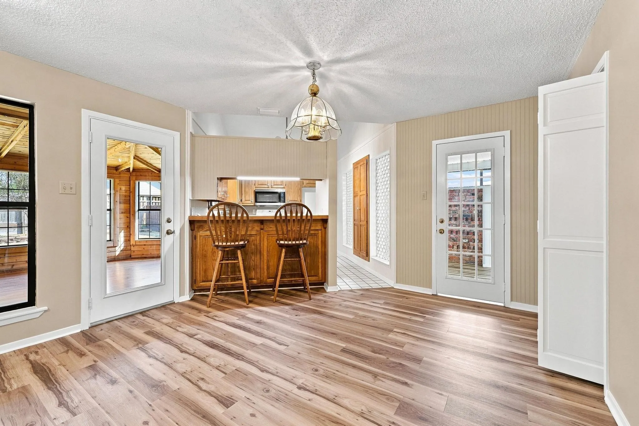 Single Family Residence For Sale in Grayson County , 1841 Glenway Drive, Sherman, Texas 75092, 3 Bedroom, 2 Bathroom, 2 Garage spaces, 1,756 Sqft, built in 1984, mls#21374520, Real Estate Agent in Sherman, Homes For Sale in Grayson county, Homes For Sale in Sherman, Realtor in Sherman Texas, Real Estate Brokerage Independent Realty Texas, Luminita Cordes Realtor