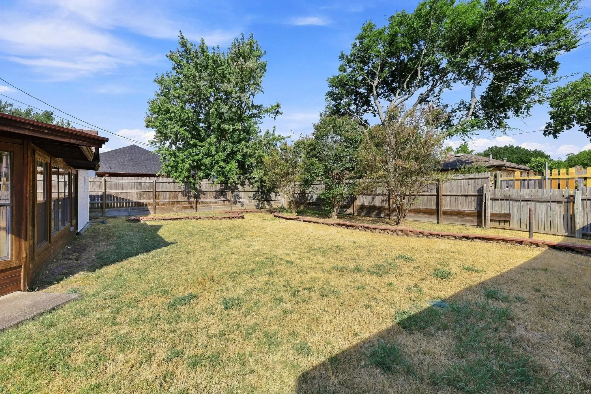Single Family Residence For Sale in Grayson County , 1841 Glenway Drive, Sherman, Texas 75092, 3 Bedroom, 2 Bathroom, 2 Garage spaces, 1,756 Sqft, built in 1984, mls#21374520, Real Estate Agent in Sherman, Homes For Sale in Grayson county, Homes For Sale in Sherman, Realtor in Sherman Texas, Real Estate Brokerage Independent Realty Texas, Luminita Cordes Realtor