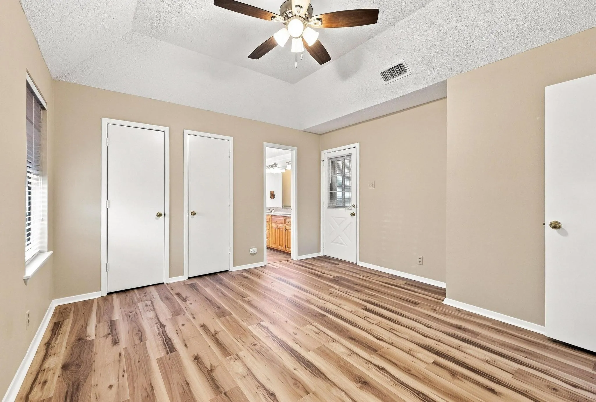 Single Family Residence For Sale in Grayson County , 1841 Glenway Drive, Sherman, Texas 75092, 3 Bedroom, 2 Bathroom, 2 Garage spaces, 1,756 Sqft, built in 1984, mls#21374520, Real Estate Agent in Sherman, Homes For Sale in Grayson county, Homes For Sale in Sherman, Realtor in Sherman Texas, Real Estate Brokerage Independent Realty Texas, Luminita Cordes Realtor