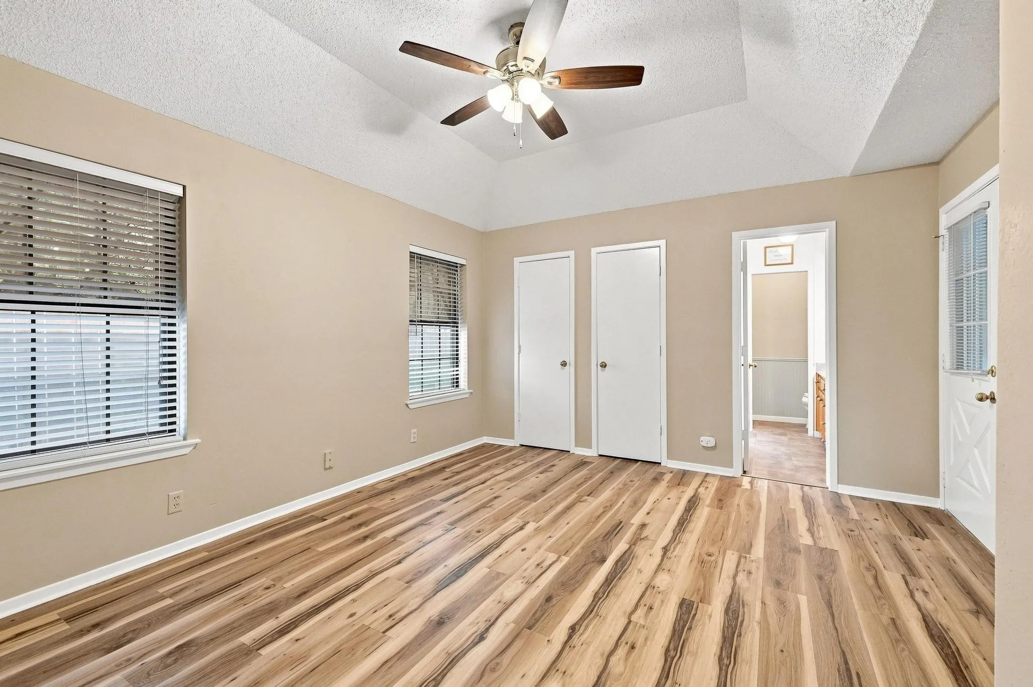 Single Family Residence For Sale in Grayson County , 1841 Glenway Drive, Sherman, Texas 75092, 3 Bedroom, 2 Bathroom, 2 Garage spaces, 1,756 Sqft, built in 1984, mls#21374520, Real Estate Agent in Sherman, Homes For Sale in Grayson county, Homes For Sale in Sherman, Realtor in Sherman Texas, Real Estate Brokerage Independent Realty Texas, Luminita Cordes Realtor