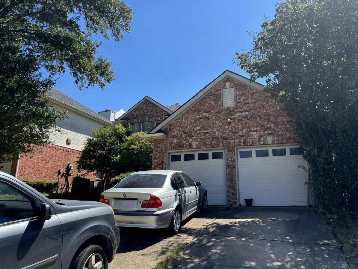 Single Family Residence For Sale in Dallas County , 1115 Avatar Drive, Grand Prairie, Texas 75052, 3 Bedroom, 3 Bathroom, 2 Garage spaces, 2,049 Sqft, built in 1993, mls#21375848, Real Estate Agent in Grand Prairie, Homes For Sale in Dallas county, Homes For Sale in Grand Prairie, Realtor in Grand Prairie Texas, Real Estate Brokerage Independent Realty Texas, Luminita Cordes Realtor