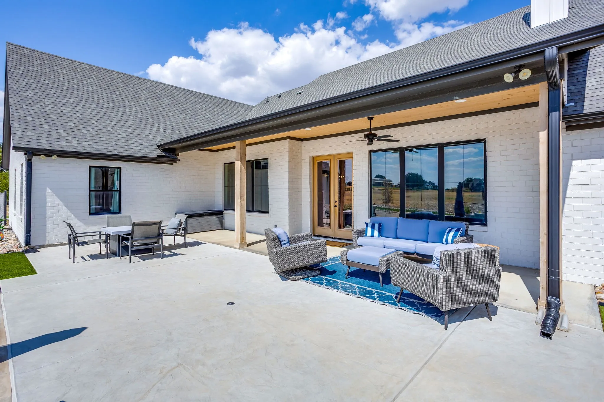 Single Family Residence For Sale in Parker County , 216 Greene Road, Weatherford, Texas 76087, 4 Bedroom, 4 Bathroom, 3 Garage spaces, 3,320 Sqft, built in 2022, mls#21376692, Real Estate Agent in Weatherford, Homes For Sale in Parker county, Homes For Sale in Weatherford, Realtor in Weatherford Texas, Real Estate Brokerage Independent Realty Texas, Luminita Cordes Realtor