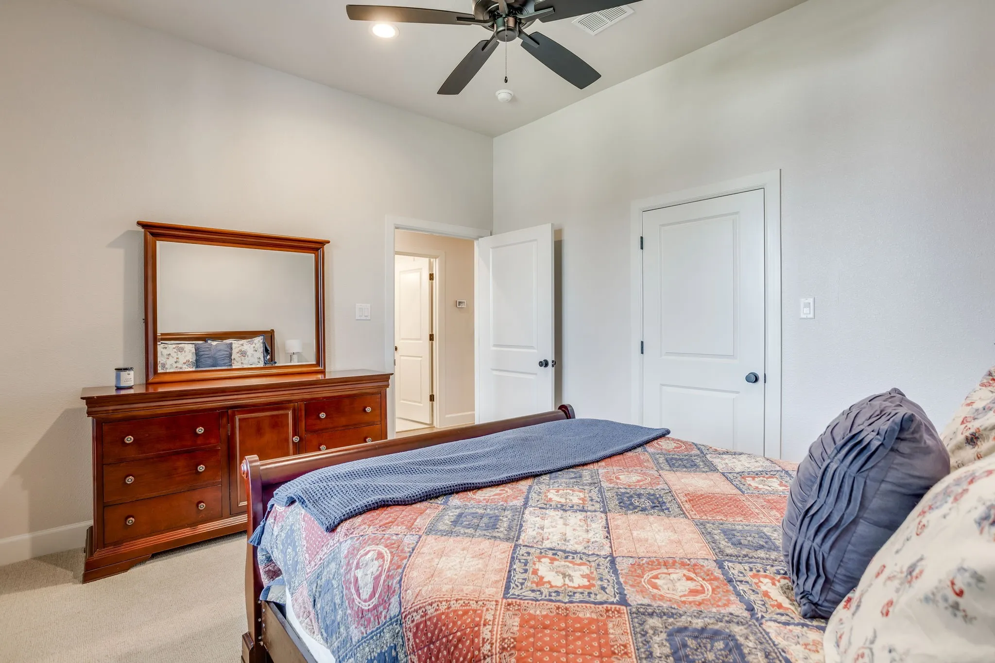 Single Family Residence For Sale in Parker County , 216 Greene Road, Weatherford, Texas 76087, 4 Bedroom, 4 Bathroom, 3 Garage spaces, 3,320 Sqft, built in 2022, mls#21376692, Real Estate Agent in Weatherford, Homes For Sale in Parker county, Homes For Sale in Weatherford, Realtor in Weatherford Texas, Real Estate Brokerage Independent Realty Texas, Luminita Cordes Realtor