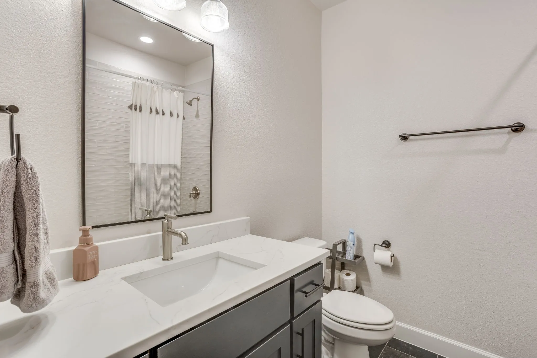 Single Family Residence For Sale in Parker County , 216 Greene Road, Weatherford, Texas 76087, 4 Bedroom, 4 Bathroom, 3 Garage spaces, 3,320 Sqft, built in 2022, mls#21376692, Real Estate Agent in Weatherford, Homes For Sale in Parker county, Homes For Sale in Weatherford, Realtor in Weatherford Texas, Real Estate Brokerage Independent Realty Texas, Luminita Cordes Realtor