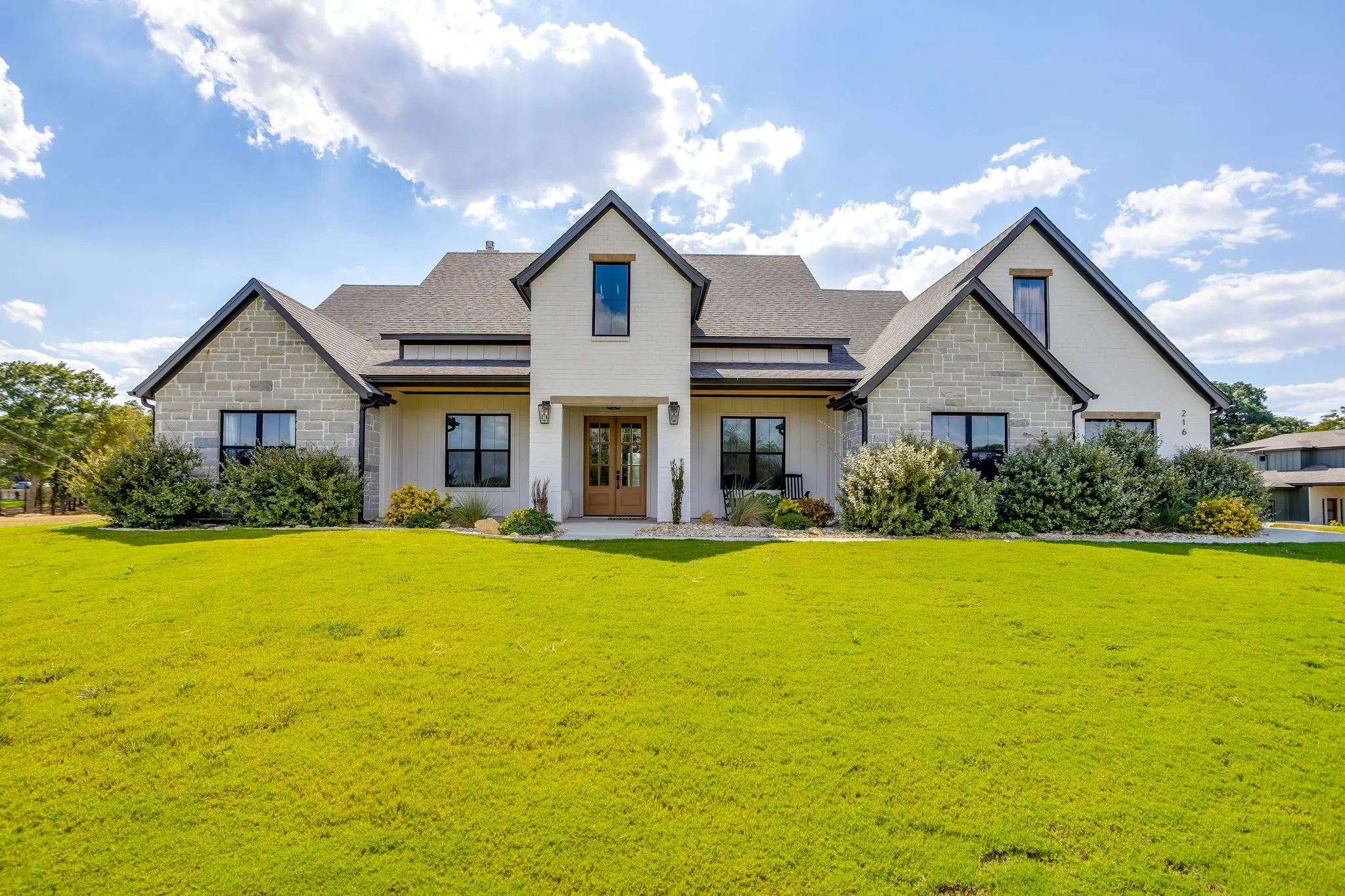 Single Family Residence For Sale in Parker County , 216 Greene Road, Weatherford, Texas 76087, 4 Bedroom, 4 Bathroom, 3 Garage spaces, 3,320 Sqft, built in 2022, mls#21376692, Real Estate Agent in Weatherford, Homes For Sale in Parker county, Homes For Sale in Weatherford, Realtor in Weatherford Texas, Real Estate Brokerage Independent Realty Texas, Luminita Cordes Realtor
