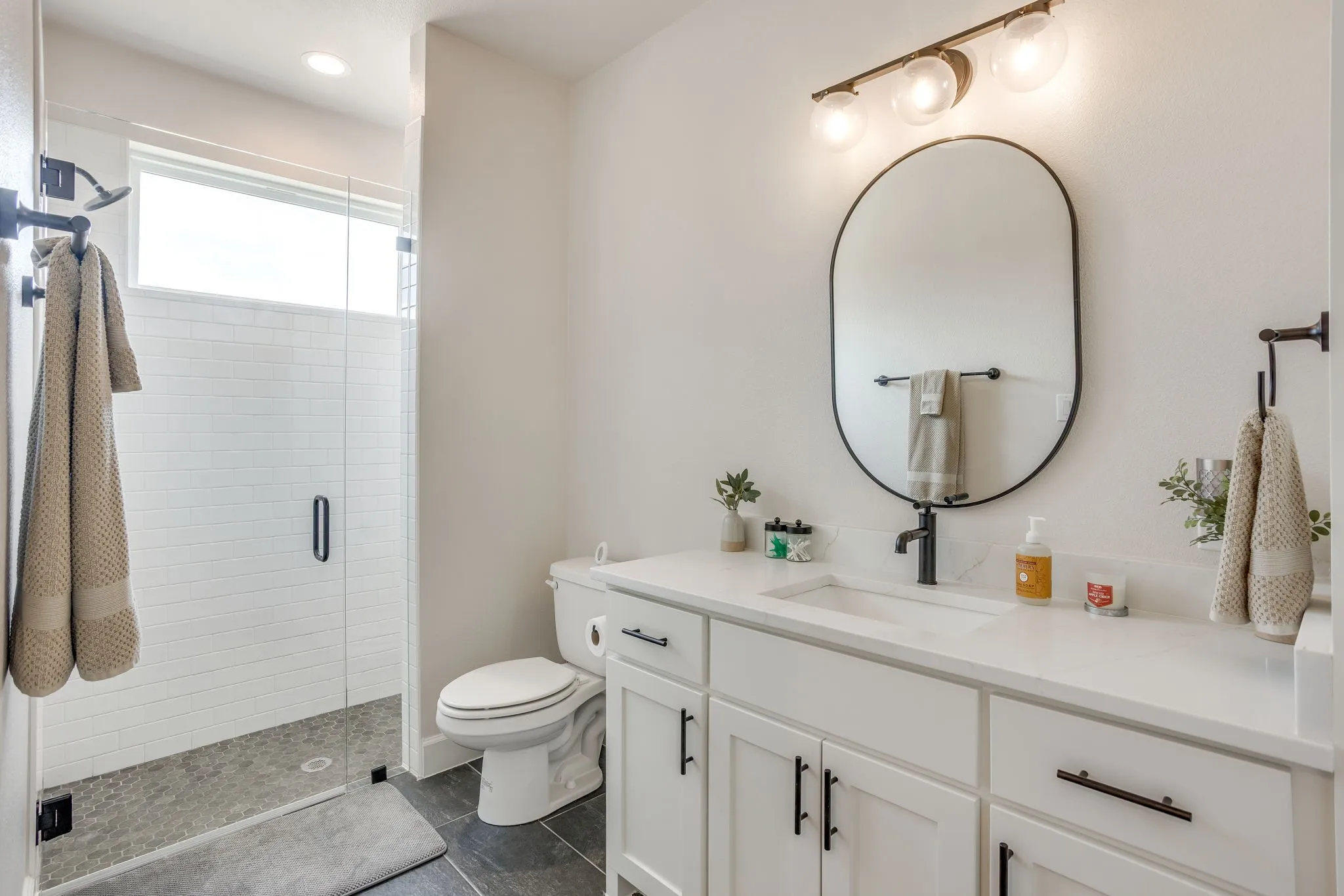 Single Family Residence For Sale in Parker County , 216 Greene Road, Weatherford, Texas 76087, 4 Bedroom, 4 Bathroom, 3 Garage spaces, 3,320 Sqft, built in 2022, mls#21376692, Real Estate Agent in Weatherford, Homes For Sale in Parker county, Homes For Sale in Weatherford, Realtor in Weatherford Texas, Real Estate Brokerage Independent Realty Texas, Luminita Cordes Realtor