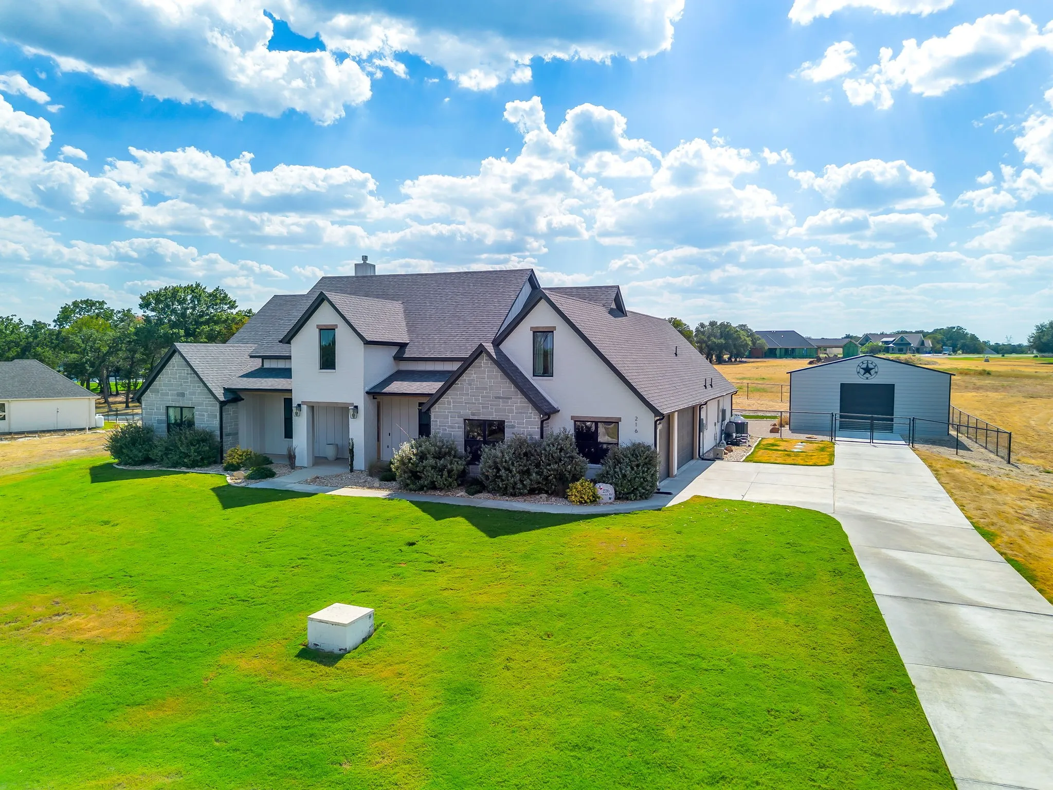 Single Family Residence For Sale in Parker County , 216 Greene Road, Weatherford, Texas 76087, 4 Bedroom, 4 Bathroom, 3 Garage spaces, 3,320 Sqft, built in 2022, mls#21376692, Real Estate Agent in Weatherford, Homes For Sale in Parker county, Homes For Sale in Weatherford, Realtor in Weatherford Texas, Real Estate Brokerage Independent Realty Texas, Luminita Cordes Realtor