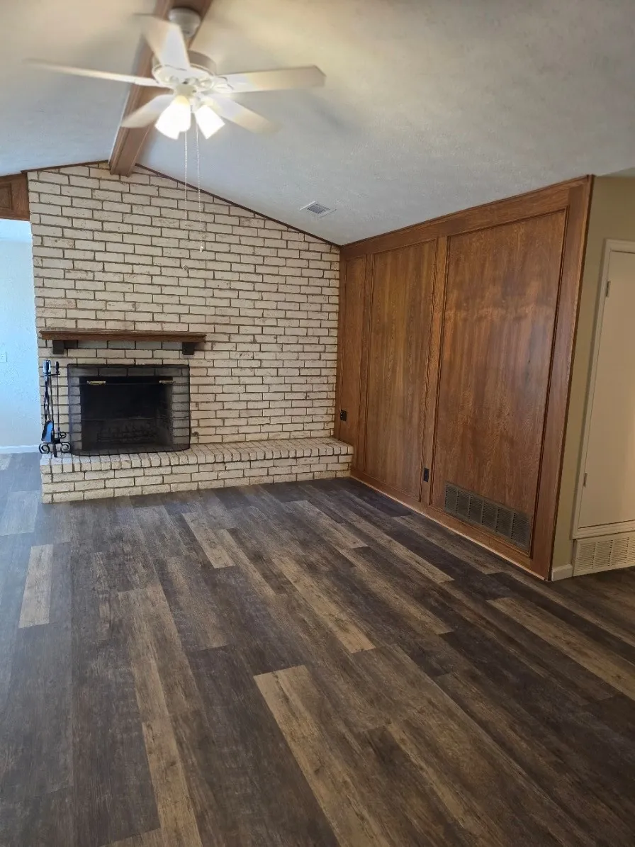 Duplex For Rent in Dallas County , 404 Tiffany Trail, Richardson, Texas 75081, 3 Bedroom, 2 Bathroom, 2 Garage spaces, 1,641 Sqft, built in 1975, mls#21376621, Real Estate Agent in Richardson, Homes For Rent in Dallas county, Homes For Rent in Richardson, Realtor in Richardson Texas, Real Estate Brokerage Independent Realty Texas, Luminita Cordes Realtor