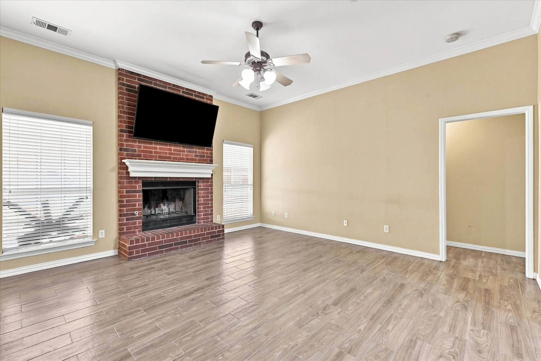 Single Family Residence For Sale in Kaufman County , 9934 Stonehearth Lane, Forney, Texas 75126, 3 Bedroom, 2 Bathroom, 4 Garage spaces, 1,759 Sqft, built in 2000, mls#21375443, Real Estate Agent in Forney, Homes For Sale in Kaufman county, Homes For Sale in Forney, Realtor in Forney Texas, Real Estate Brokerage Independent Realty Texas, Luminita Cordes Realtor