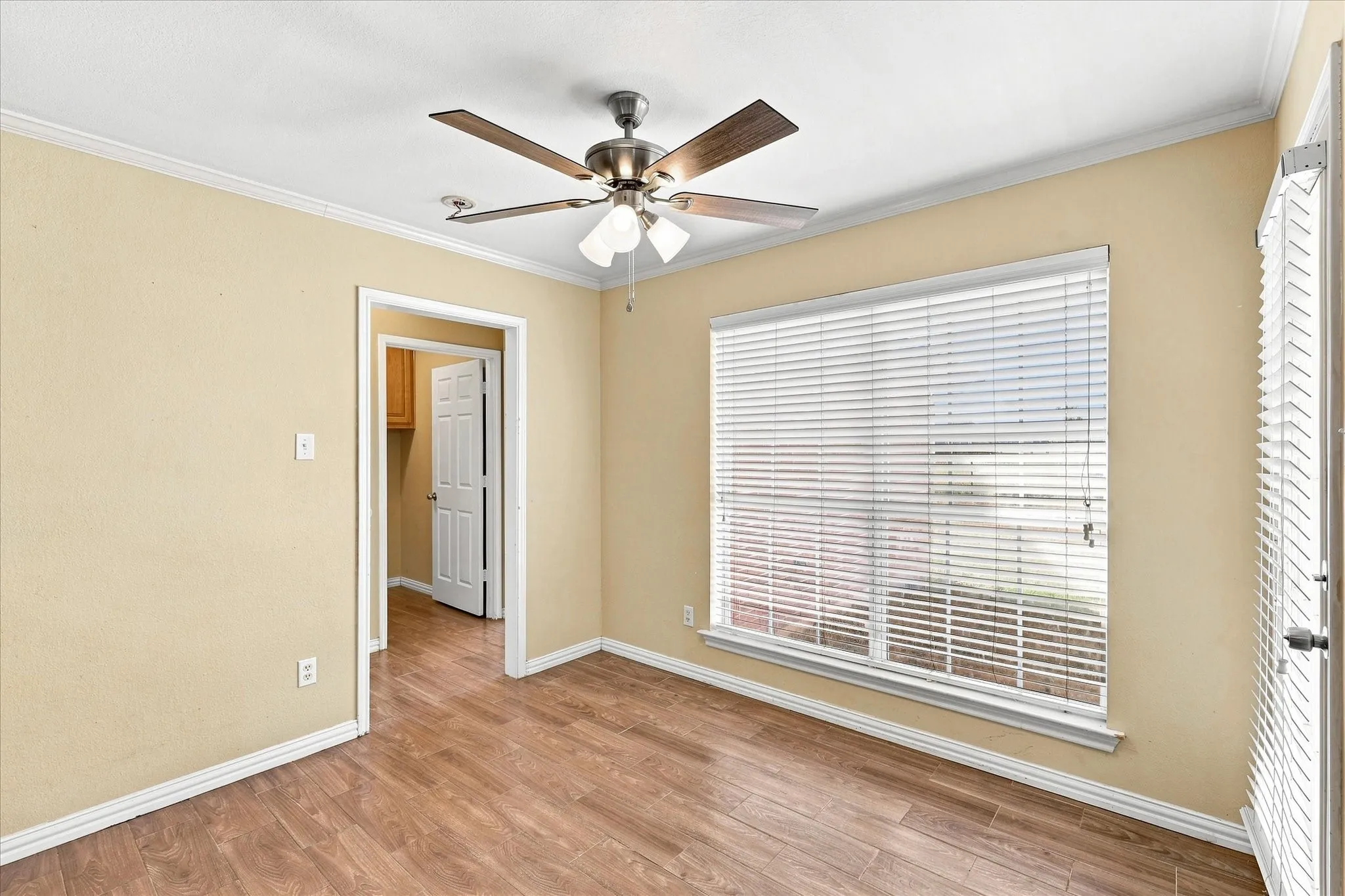 Single Family Residence For Sale in Kaufman County , 9934 Stonehearth Lane, Forney, Texas 75126, 3 Bedroom, 2 Bathroom, 4 Garage spaces, 1,759 Sqft, built in 2000, mls#21375443, Real Estate Agent in Forney, Homes For Sale in Kaufman county, Homes For Sale in Forney, Realtor in Forney Texas, Real Estate Brokerage Independent Realty Texas, Luminita Cordes Realtor
