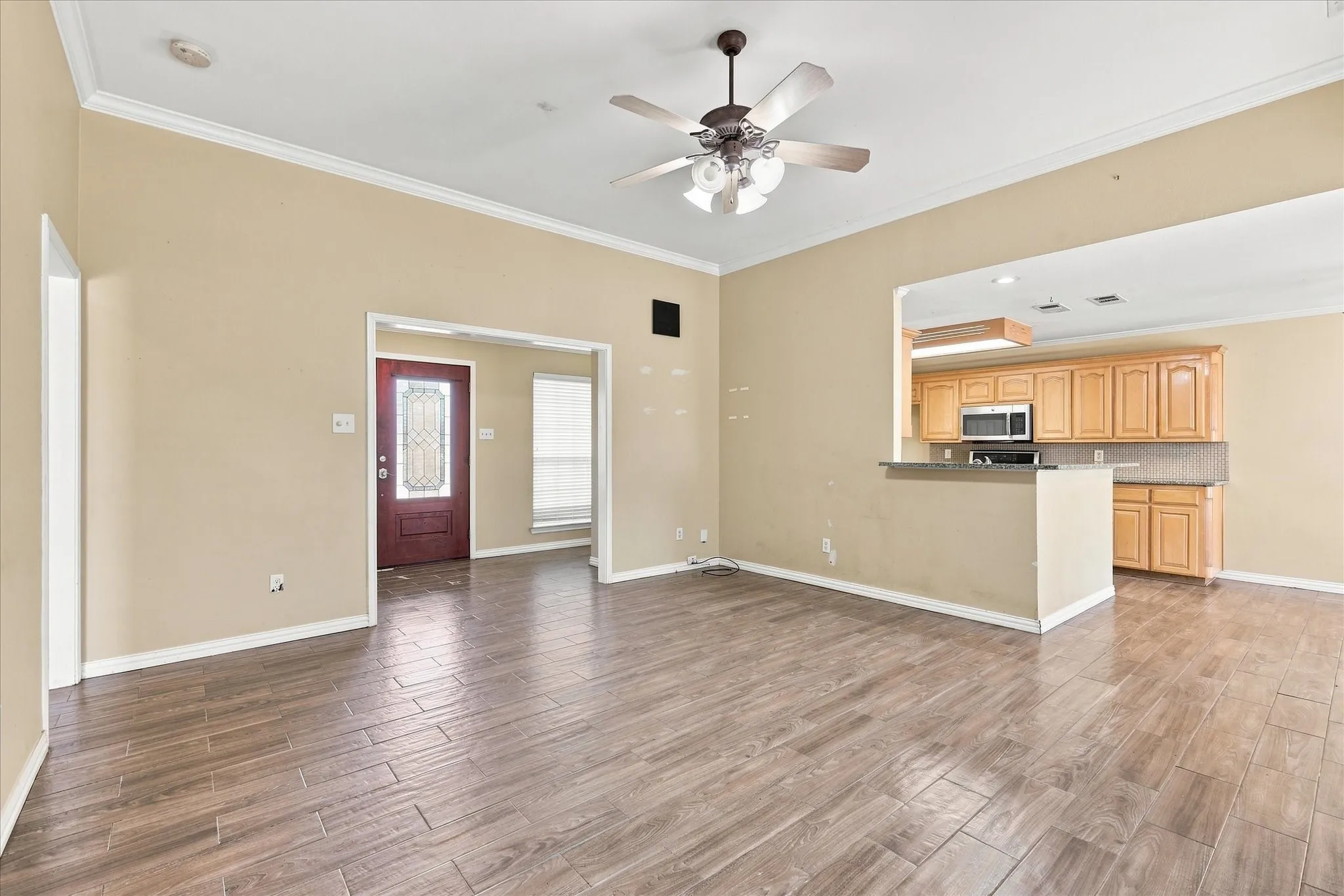 Single Family Residence For Sale in Kaufman County , 9934 Stonehearth Lane, Forney, Texas 75126, 3 Bedroom, 2 Bathroom, 4 Garage spaces, 1,759 Sqft, built in 2000, mls#21375443, Real Estate Agent in Forney, Homes For Sale in Kaufman county, Homes For Sale in Forney, Realtor in Forney Texas, Real Estate Brokerage Independent Realty Texas, Luminita Cordes Realtor