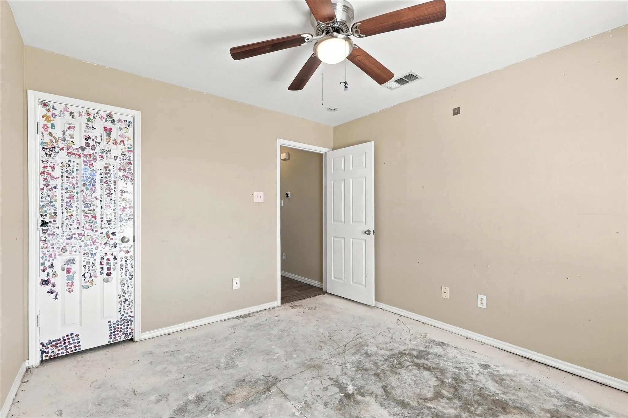 Single Family Residence For Sale in Kaufman County , 9934 Stonehearth Lane, Forney, Texas 75126, 3 Bedroom, 2 Bathroom, 4 Garage spaces, 1,759 Sqft, built in 2000, mls#21375443, Real Estate Agent in Forney, Homes For Sale in Kaufman county, Homes For Sale in Forney, Realtor in Forney Texas, Real Estate Brokerage Independent Realty Texas, Luminita Cordes Realtor