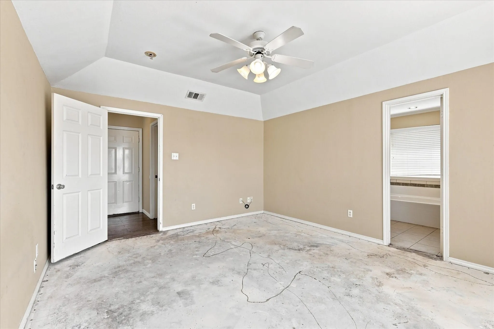 Single Family Residence For Sale in Kaufman County , 9934 Stonehearth Lane, Forney, Texas 75126, 3 Bedroom, 2 Bathroom, 4 Garage spaces, 1,759 Sqft, built in 2000, mls#21375443, Real Estate Agent in Forney, Homes For Sale in Kaufman county, Homes For Sale in Forney, Realtor in Forney Texas, Real Estate Brokerage Independent Realty Texas, Luminita Cordes Realtor